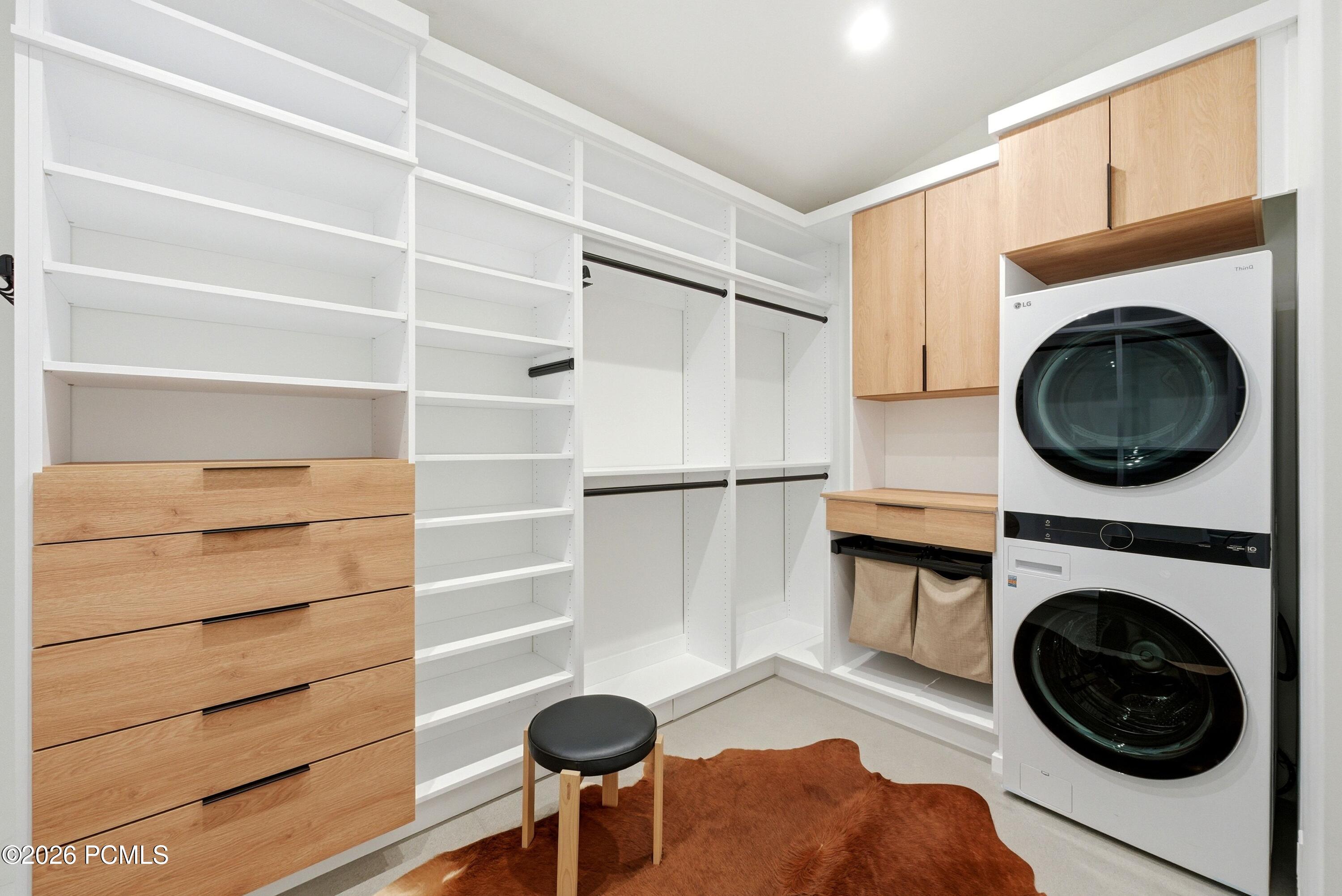 6950 N River Valley Drive