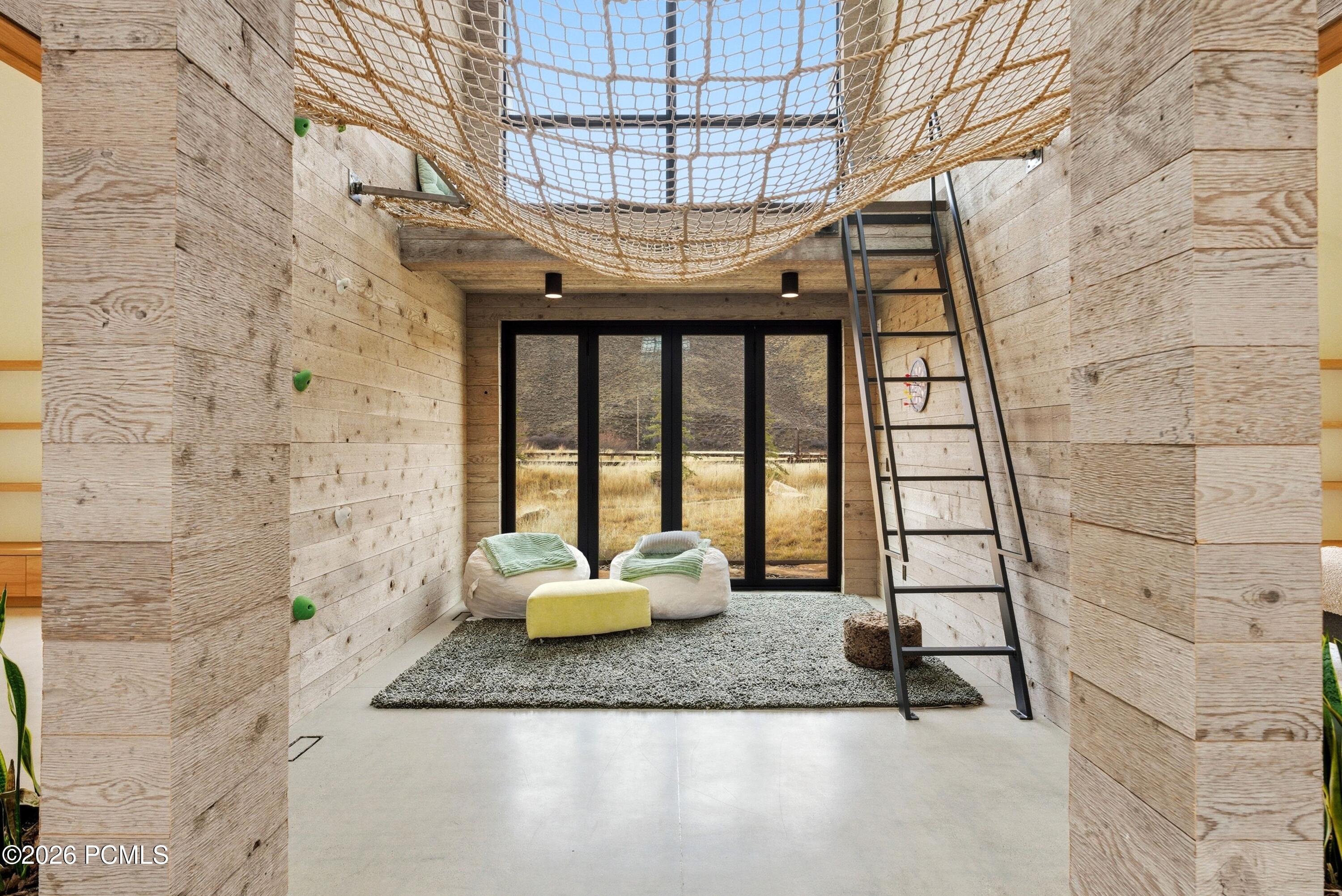 6950 N River Valley Drive