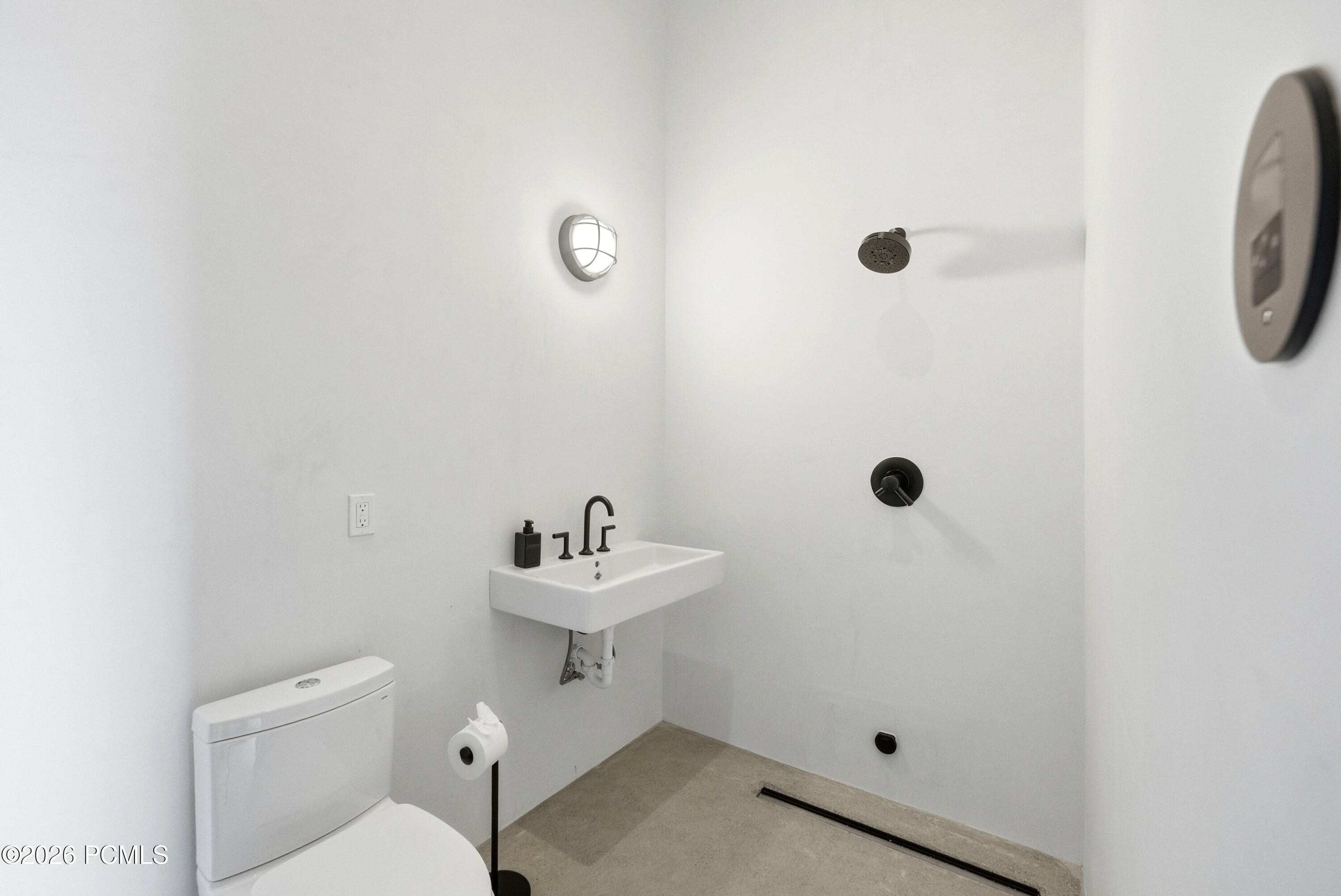 6950 N River Valley Drive