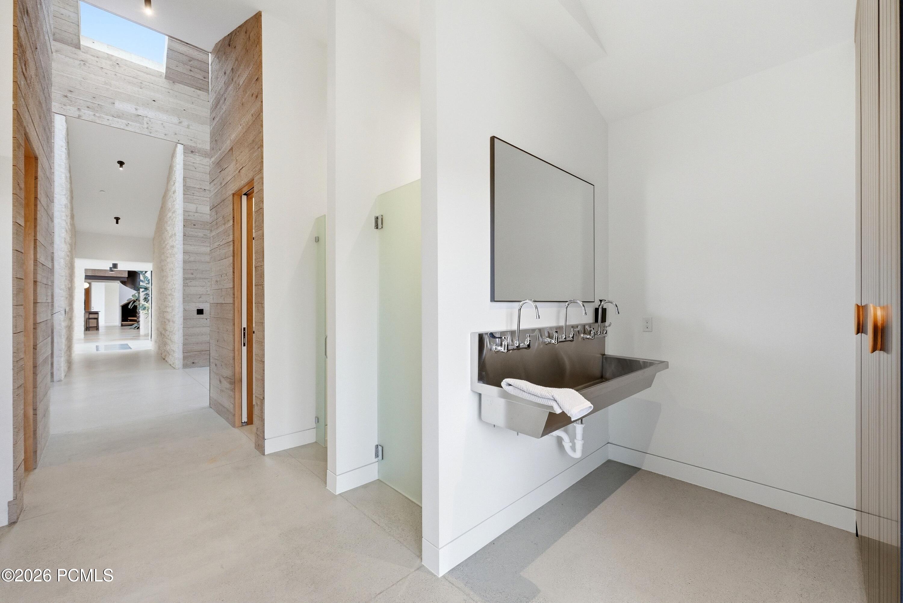 6950 N River Valley Drive