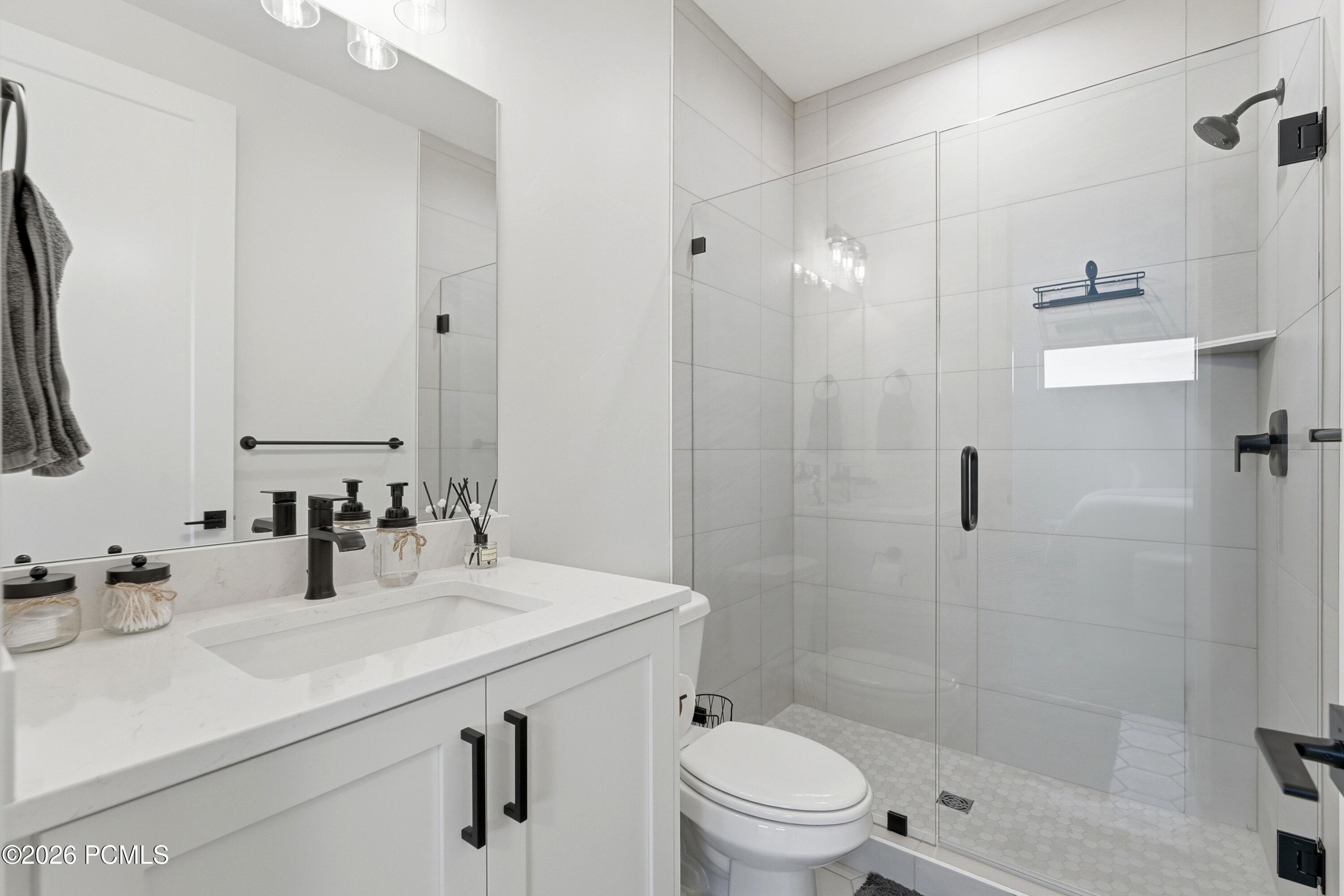 8569 S Round Stone Cove