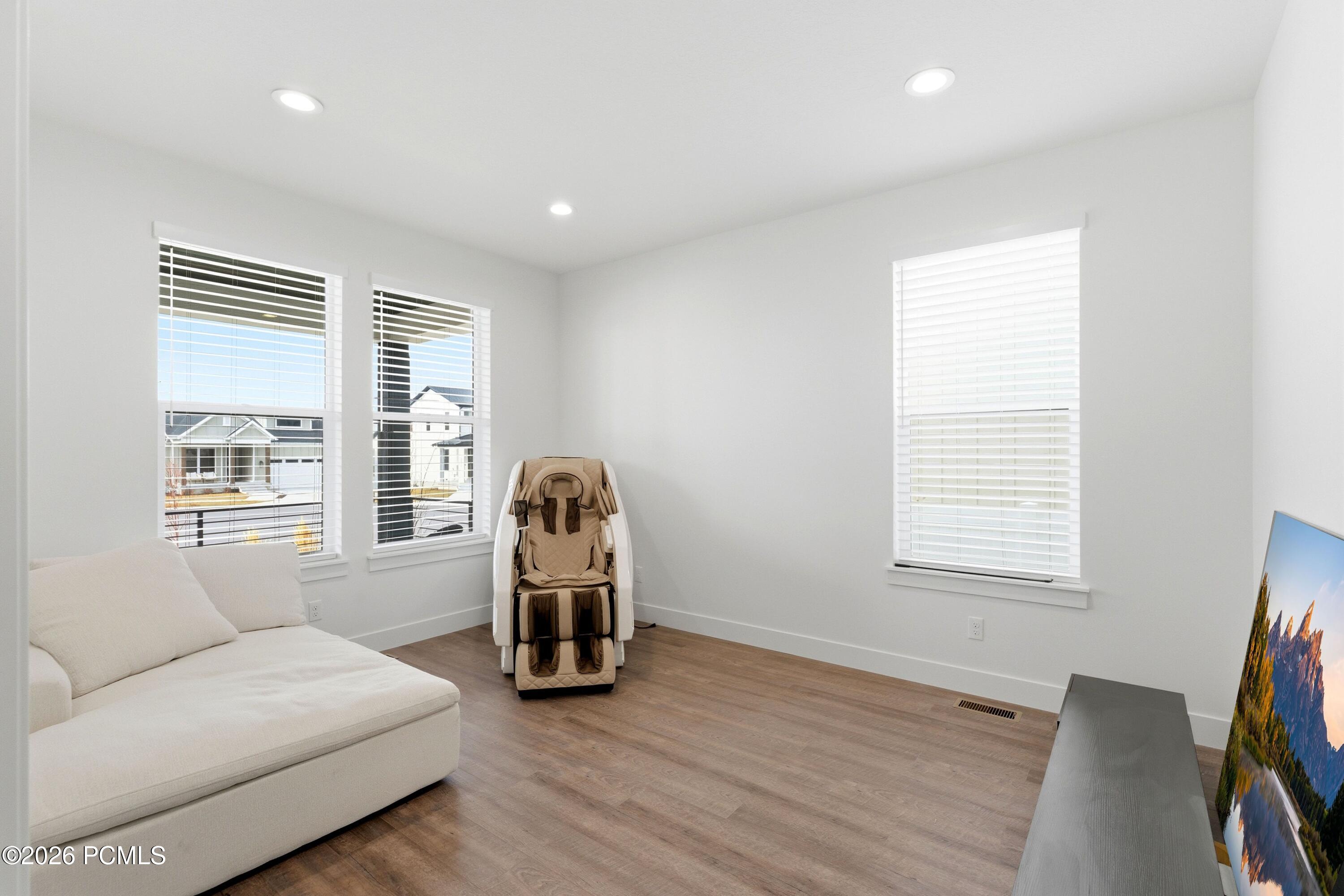 8569 S Round Stone Cove