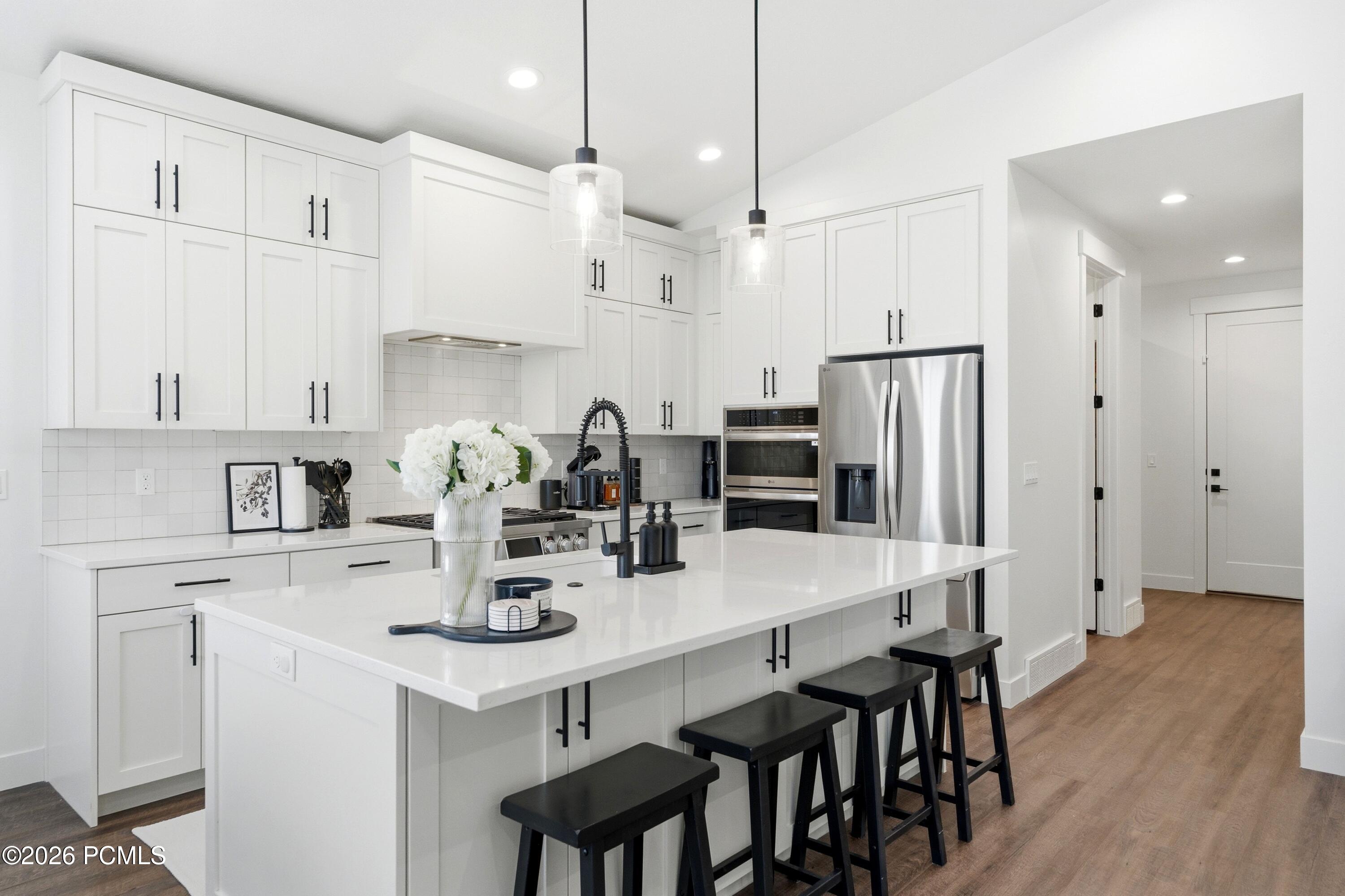 8569 S Round Stone Cove