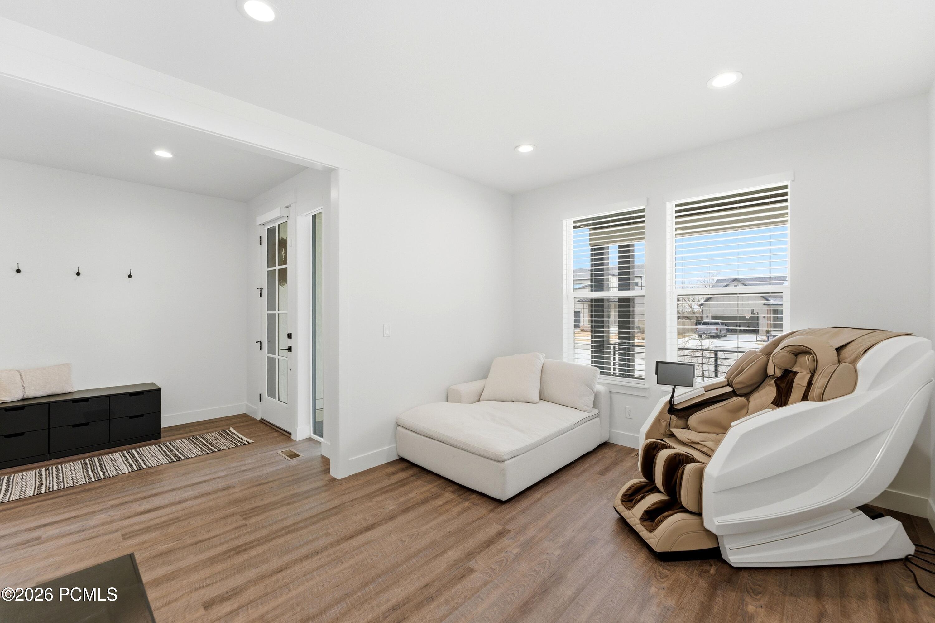 8569 S Round Stone Cove