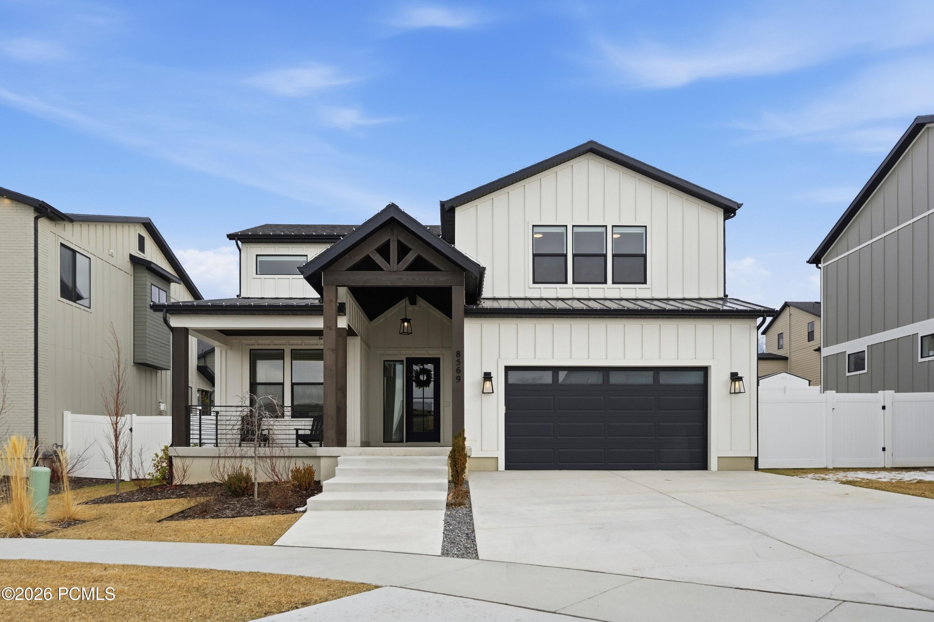 8569 S Round Stone Cove