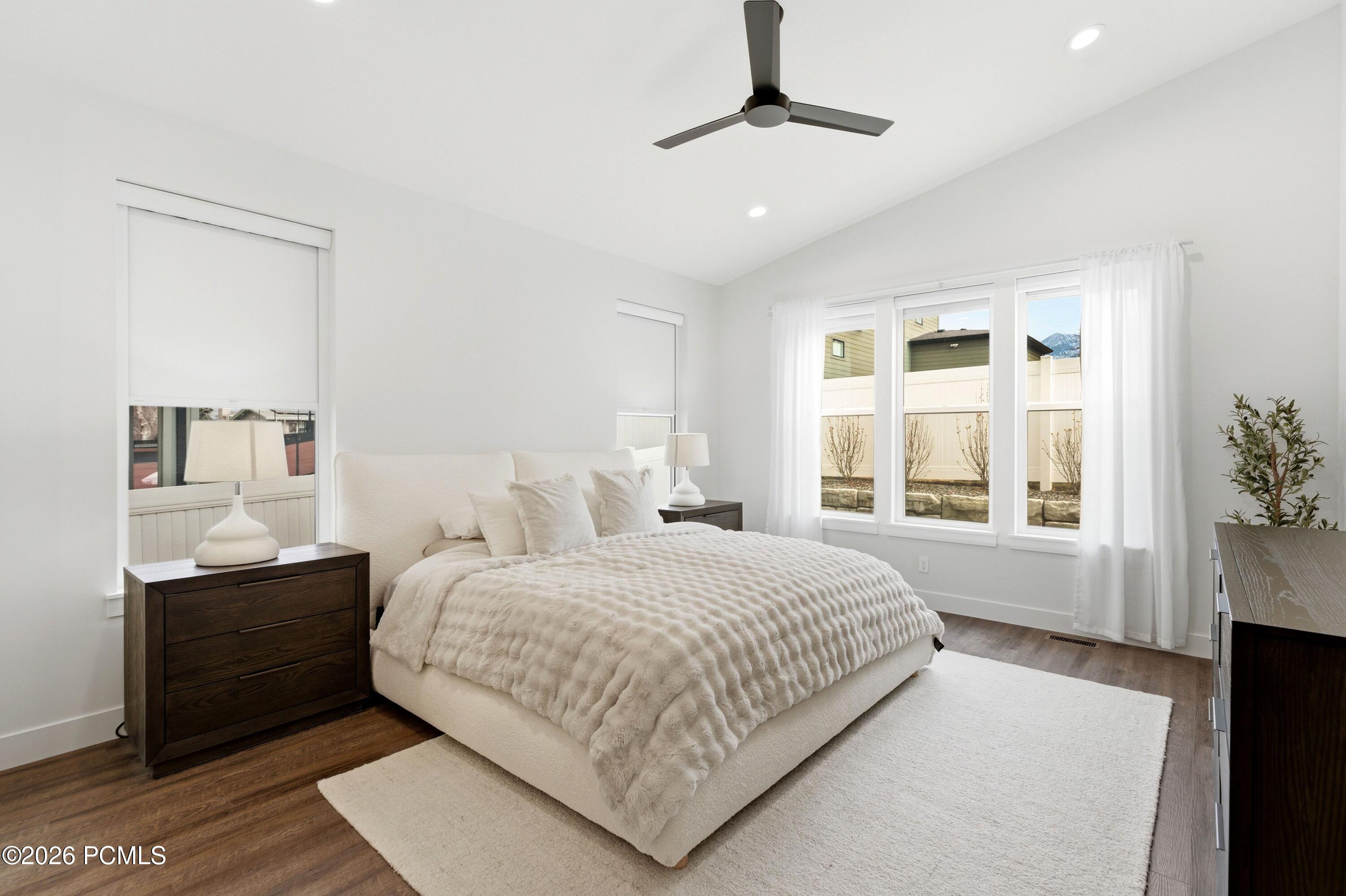 8569 S Round Stone Cove