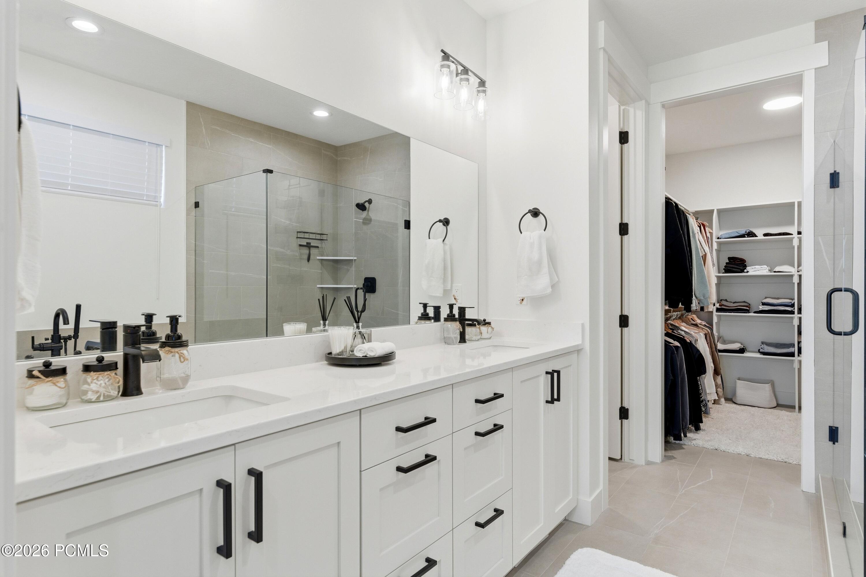 8569 S Round Stone Cove