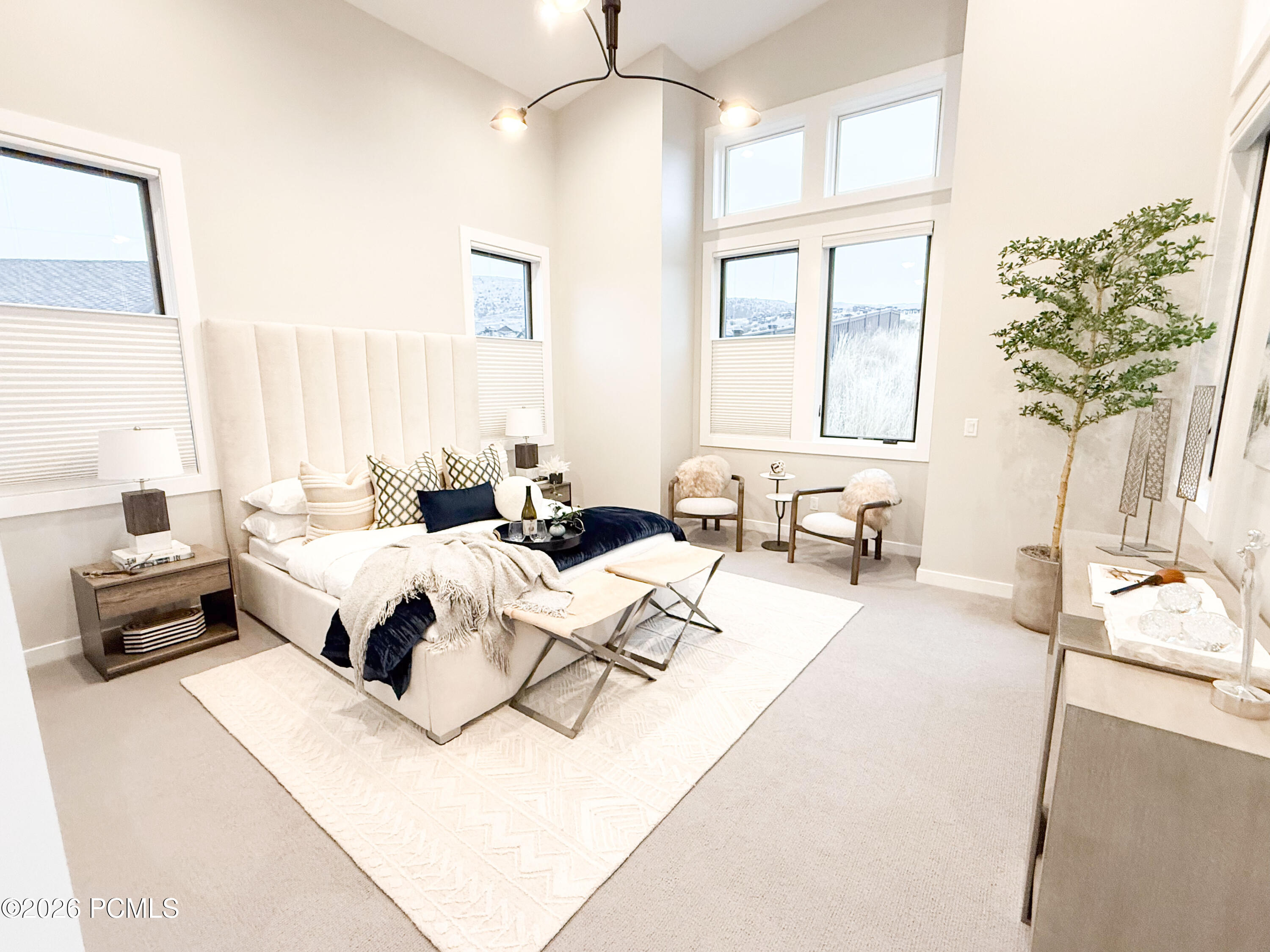 838 N Burro Peak Circle