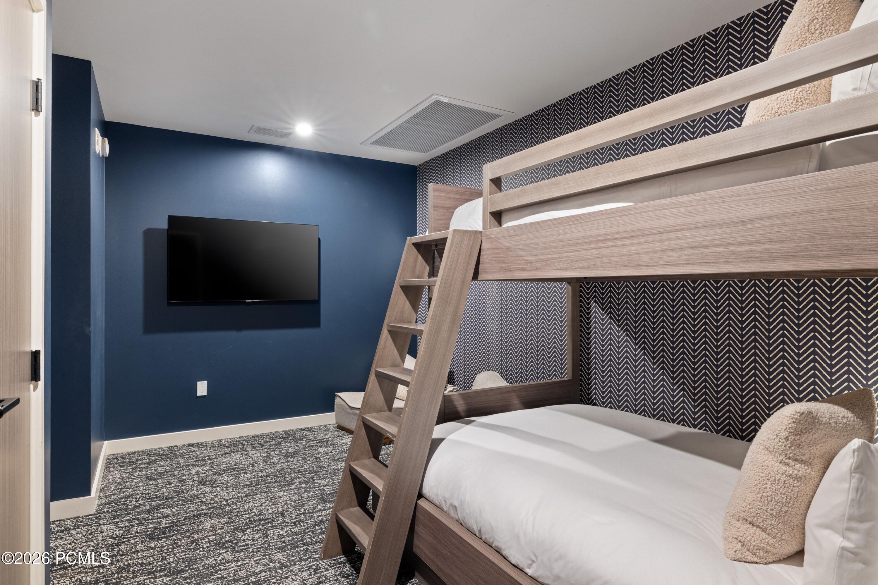 2417 W High Mountain Road 2611