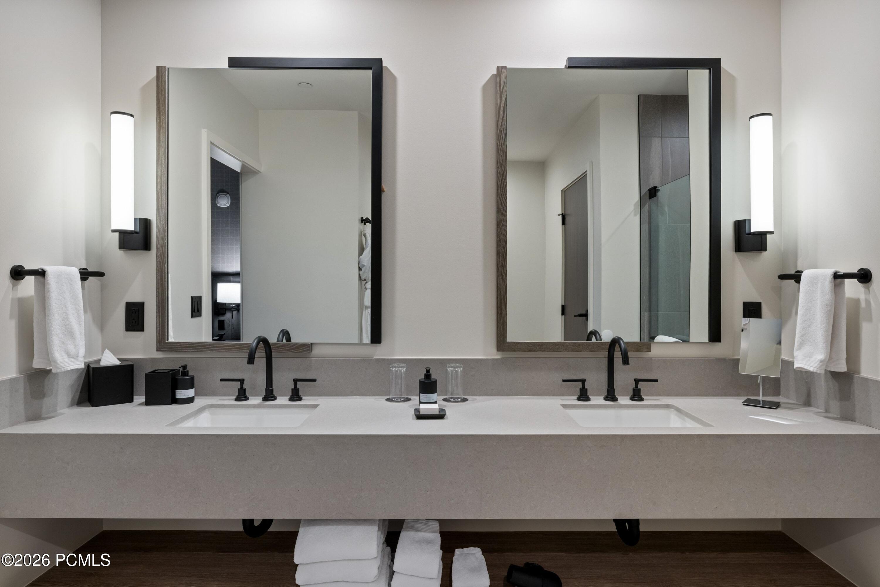 2417 W High Mountain Road 2611