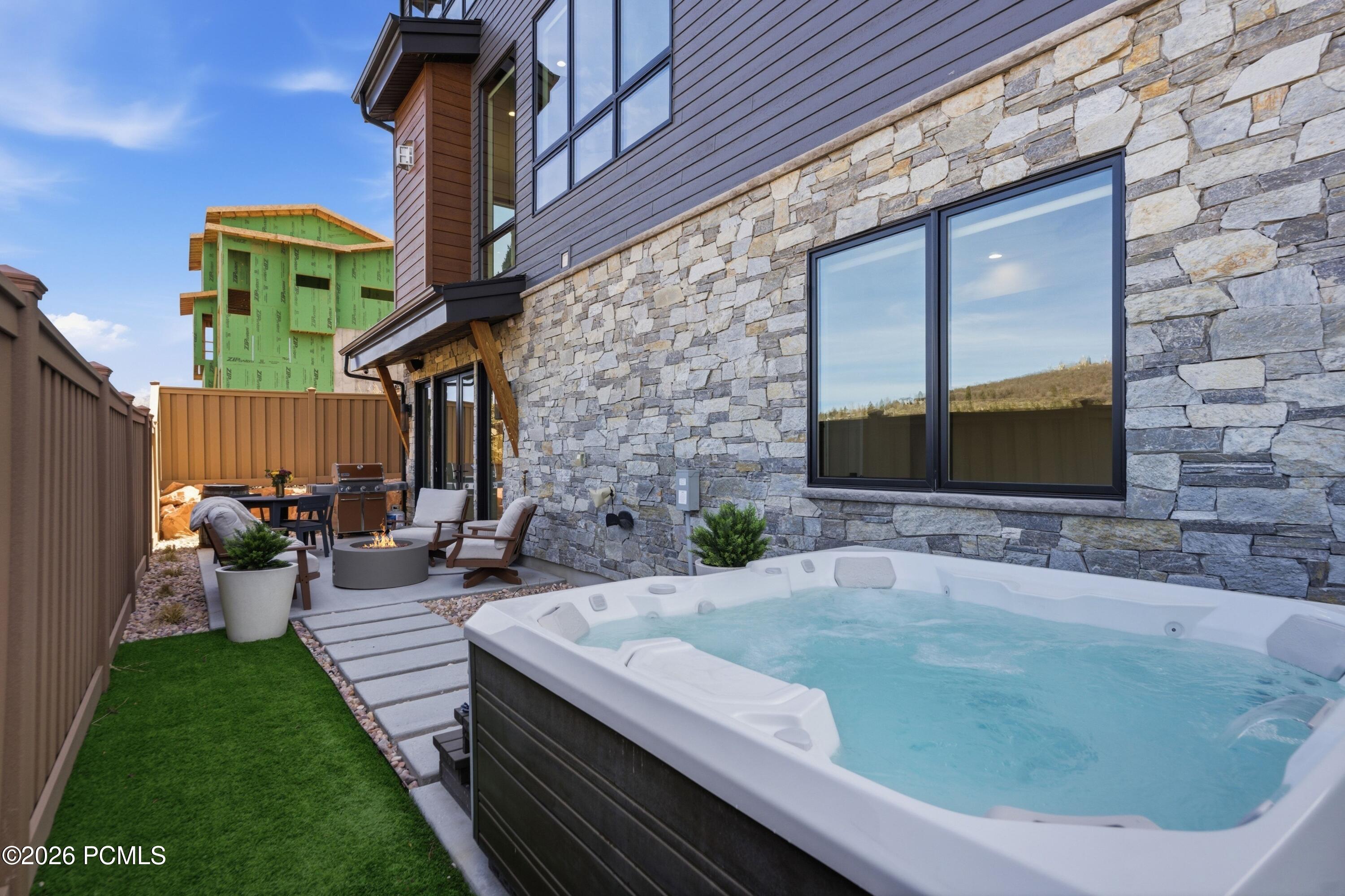 4344 W Discovery Way