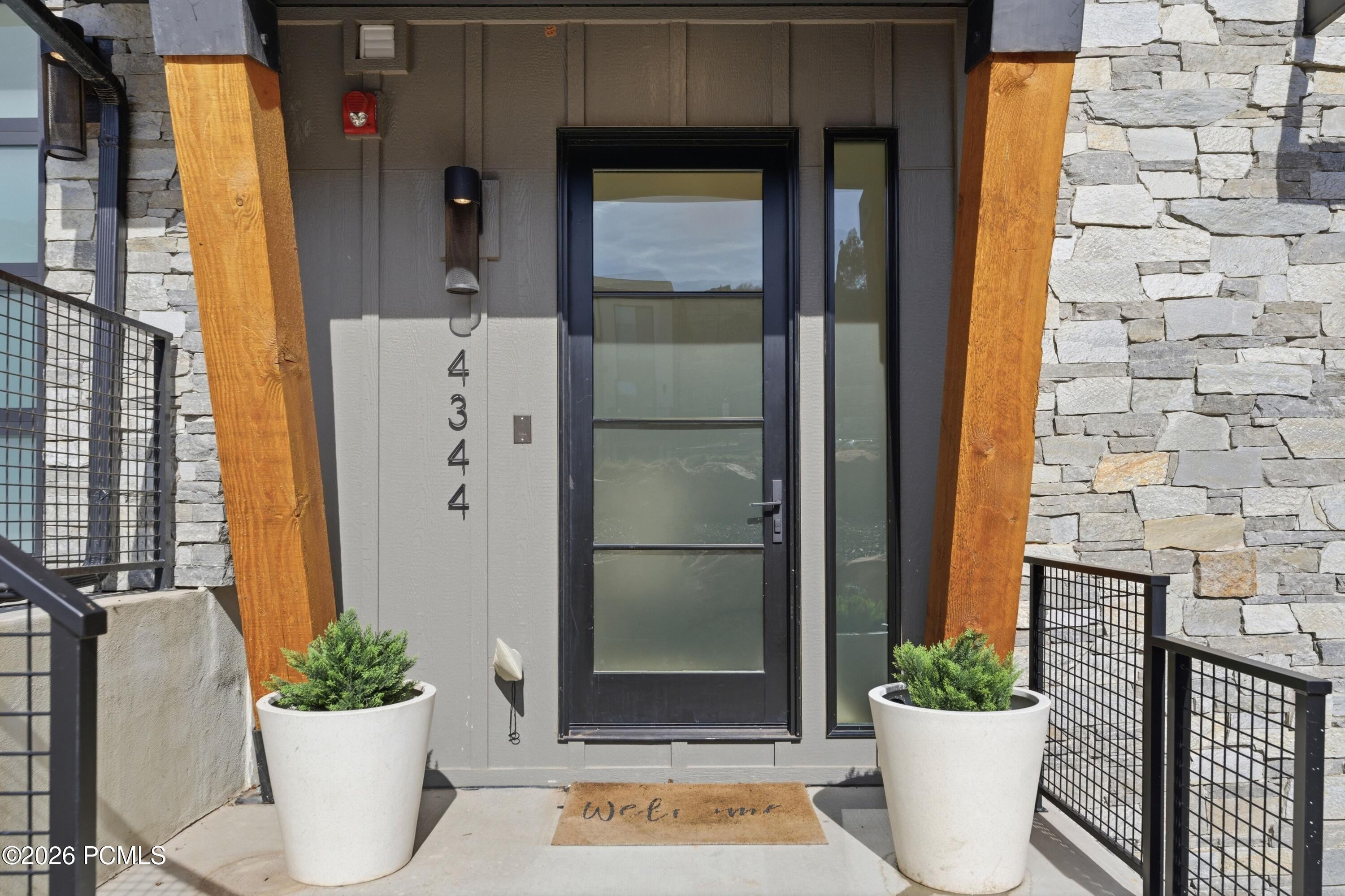 4344 W Discovery Way