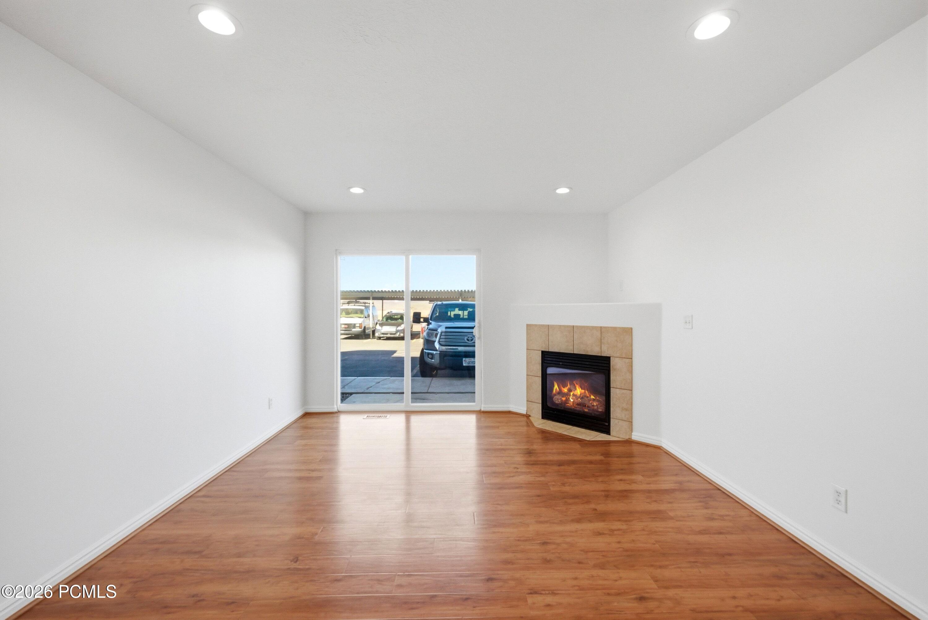 595 S Main Street Apt 10
