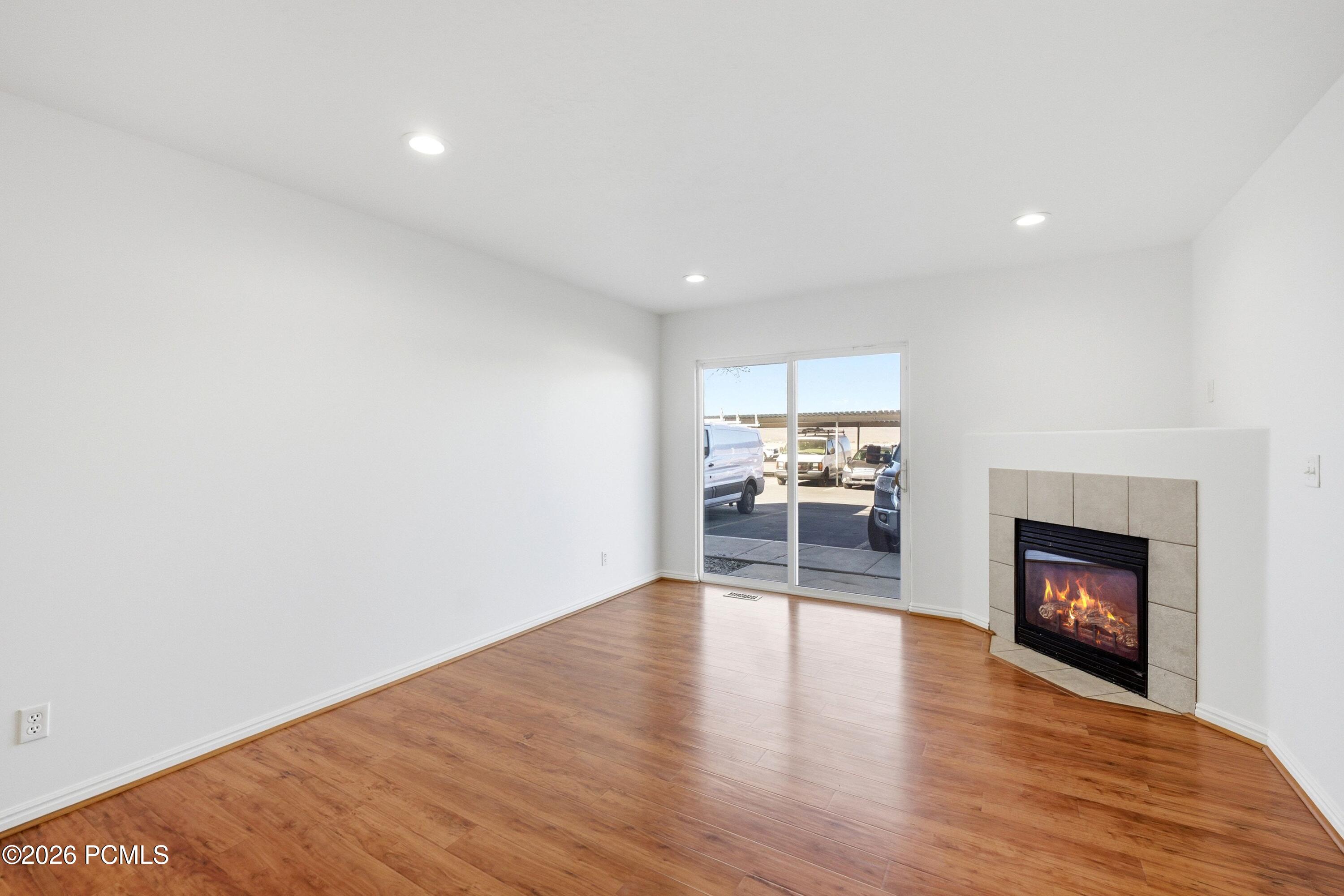 595 S Main Street Apt 10