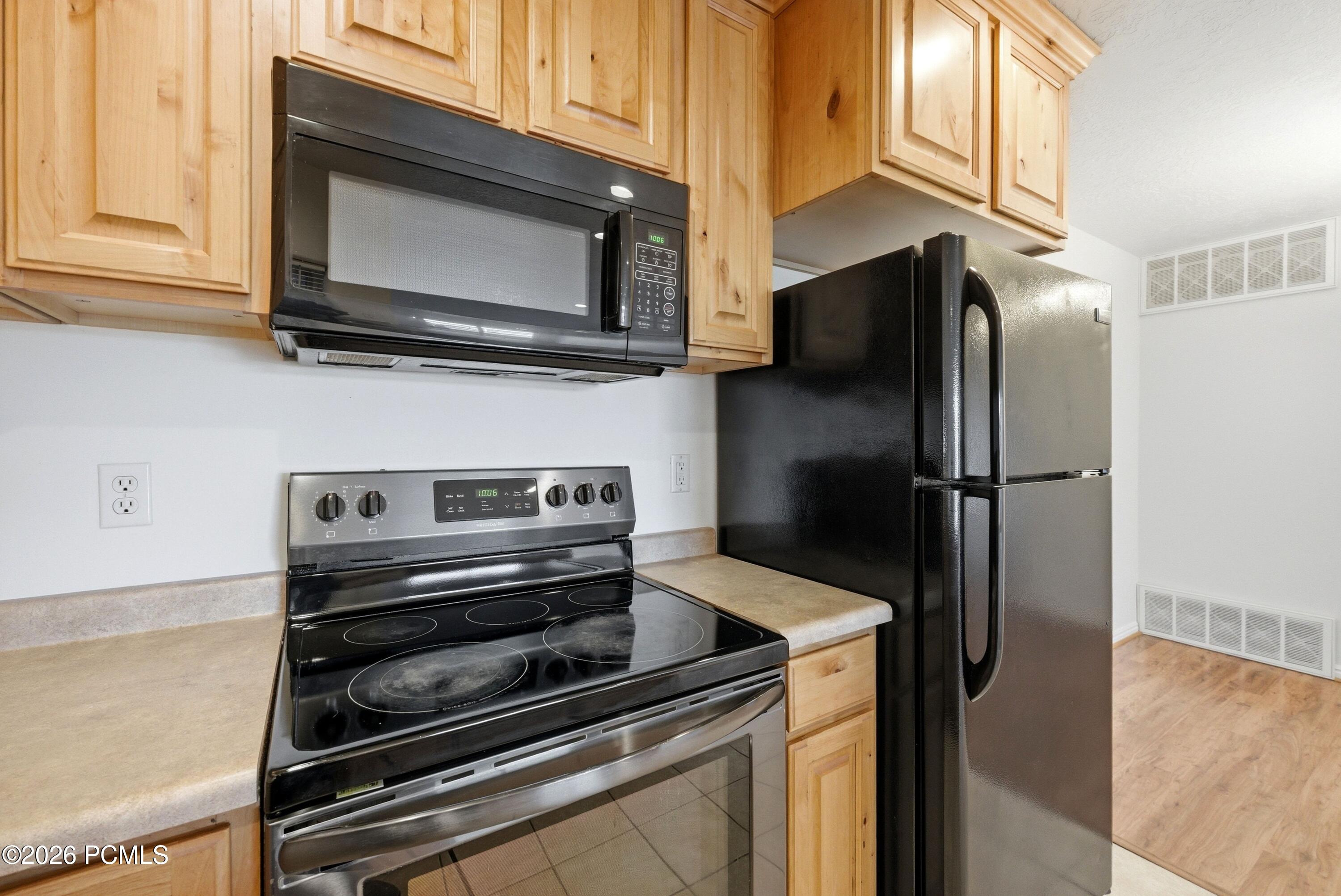 595 S Main Street Apt 10