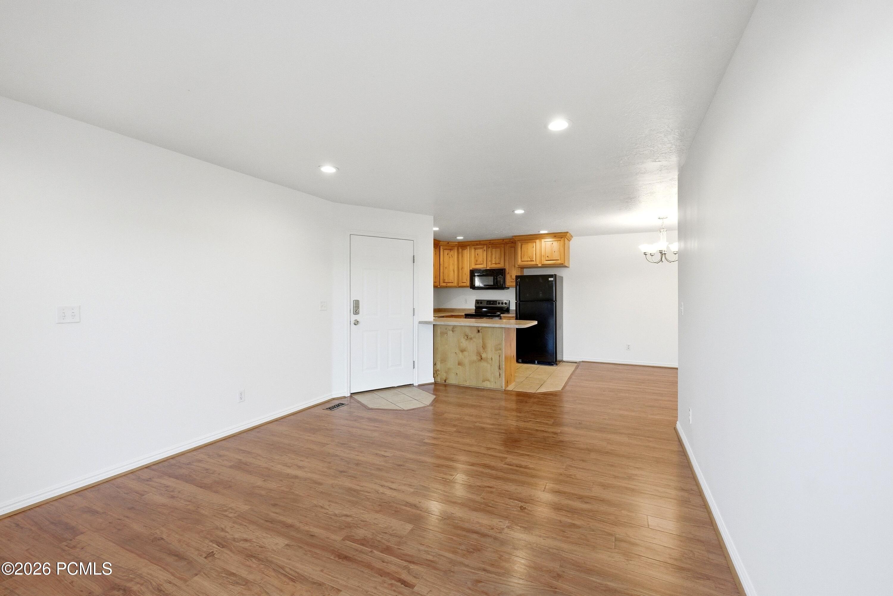 595 S Main Street Apt 10