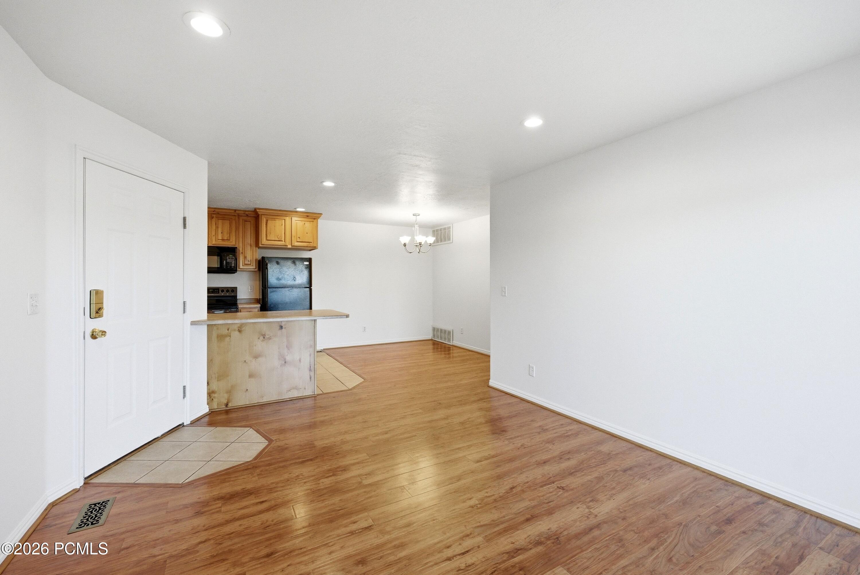 595 S Main Street Apt 10