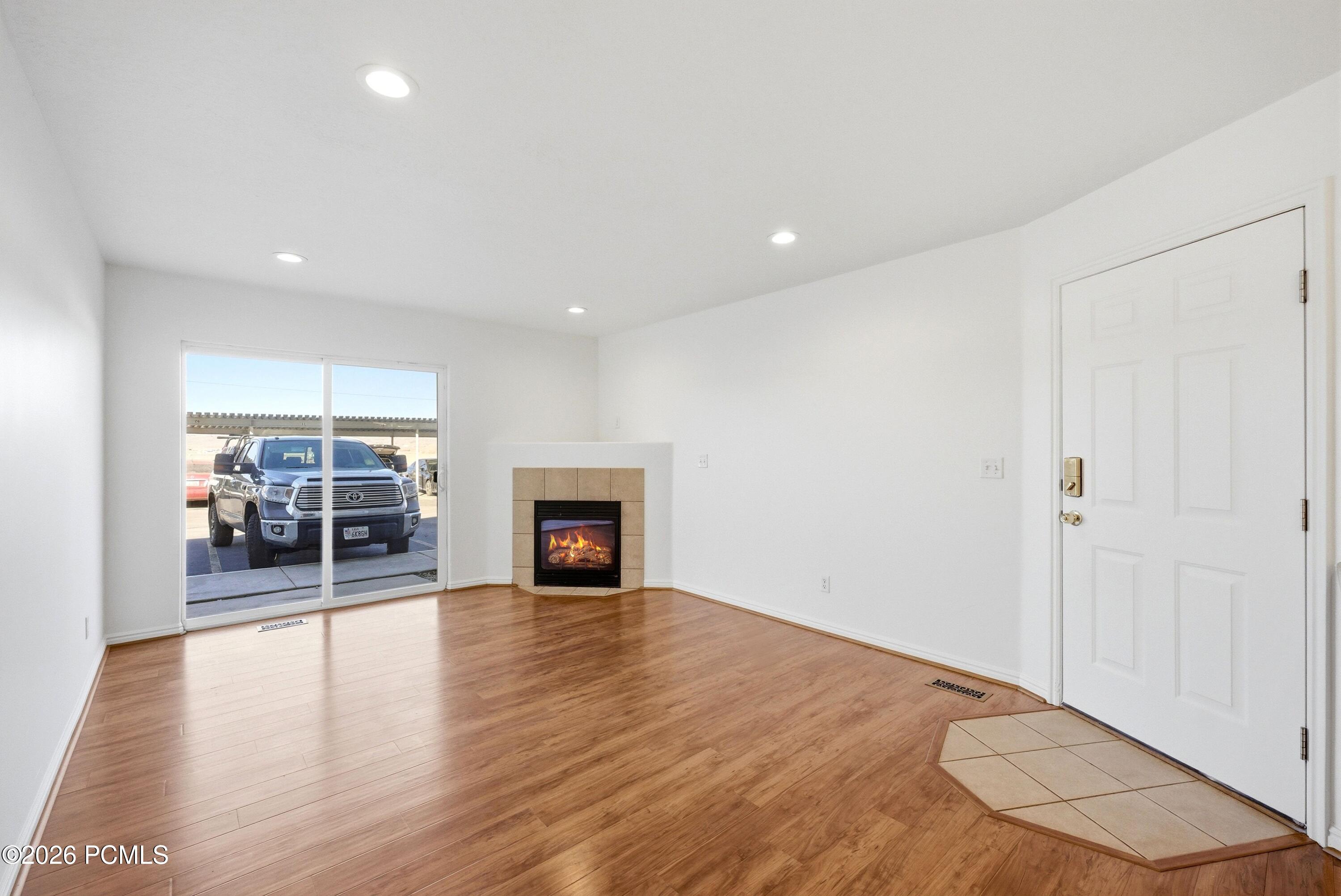 595 S Main Street Apt 10