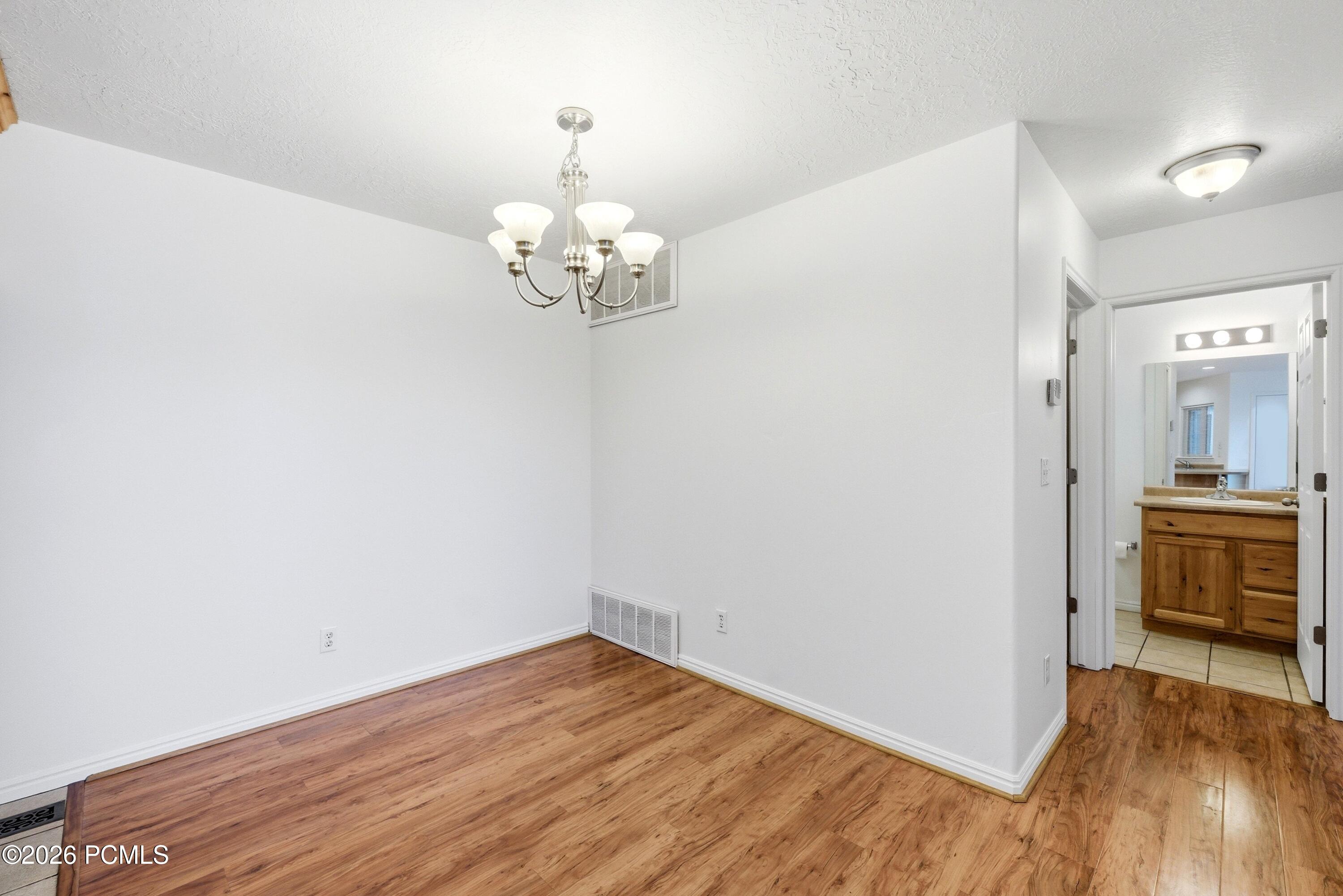 595 S Main Street Apt 10