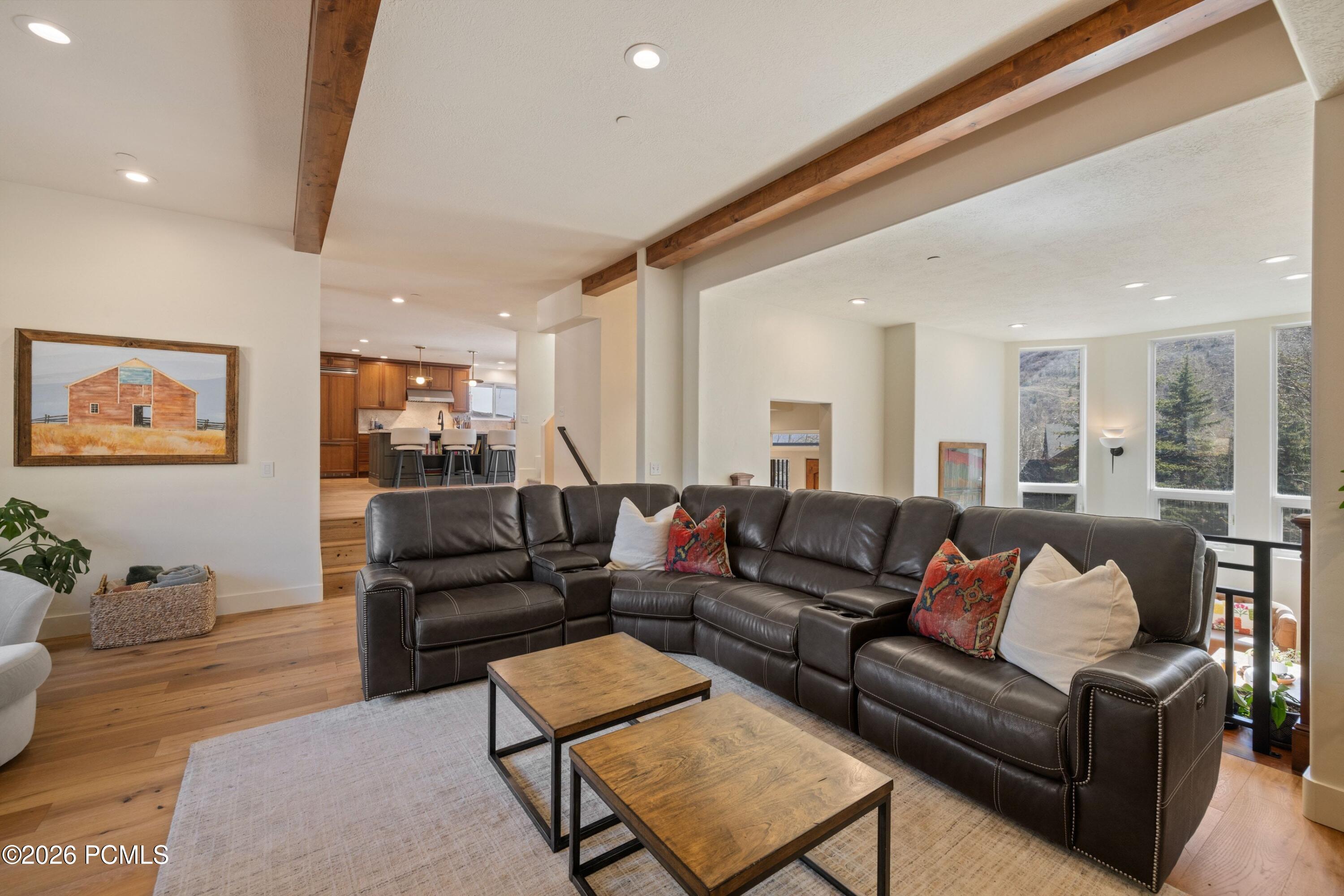 7985 Boothill Drive