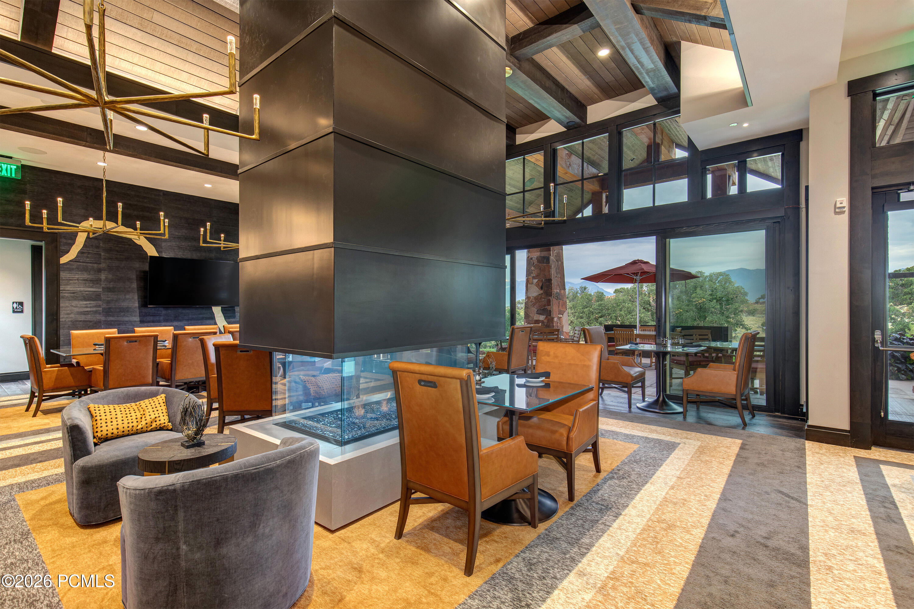 402 N Abajo Peak Loop Q3