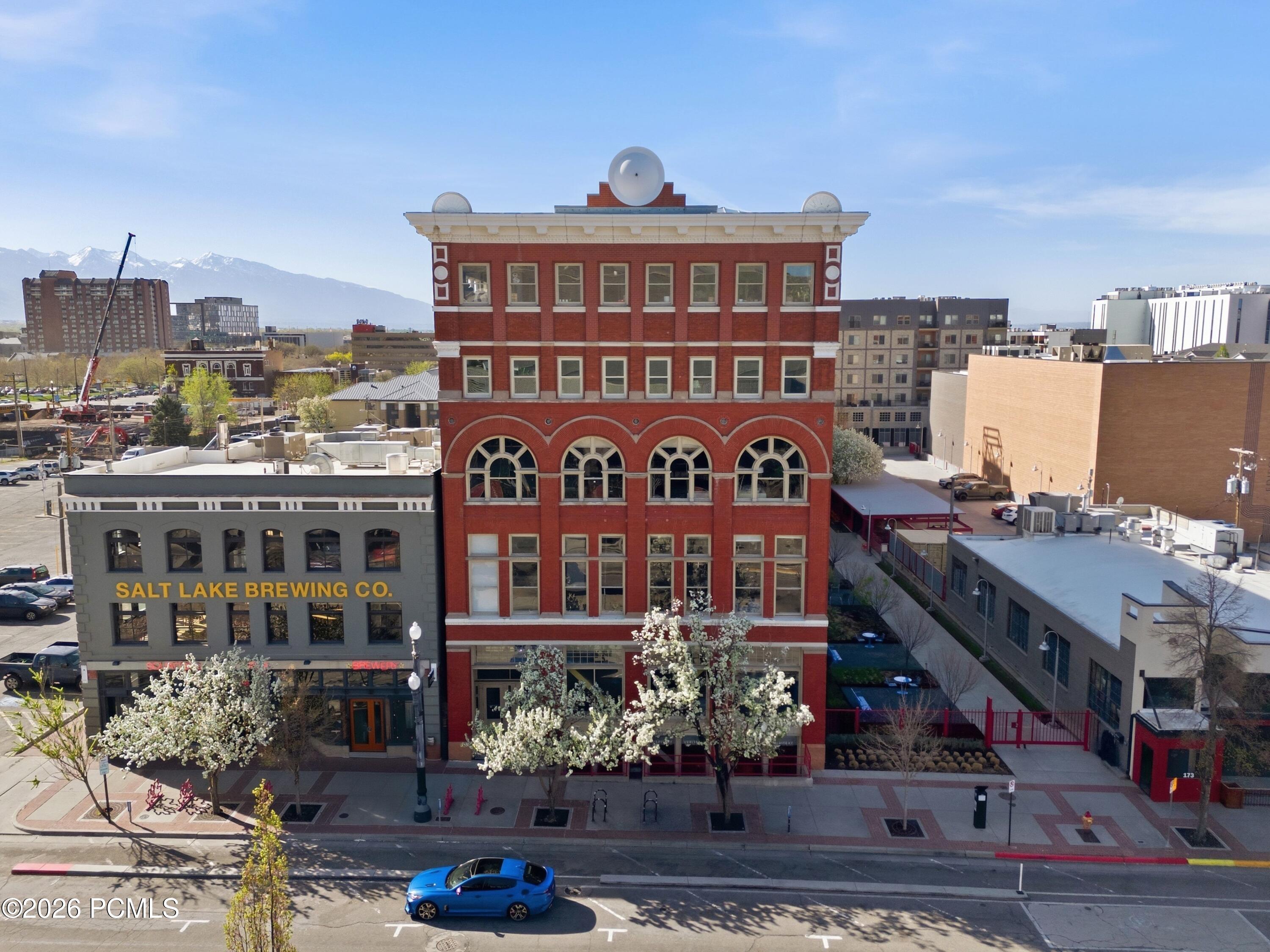 159 W 300 South 206