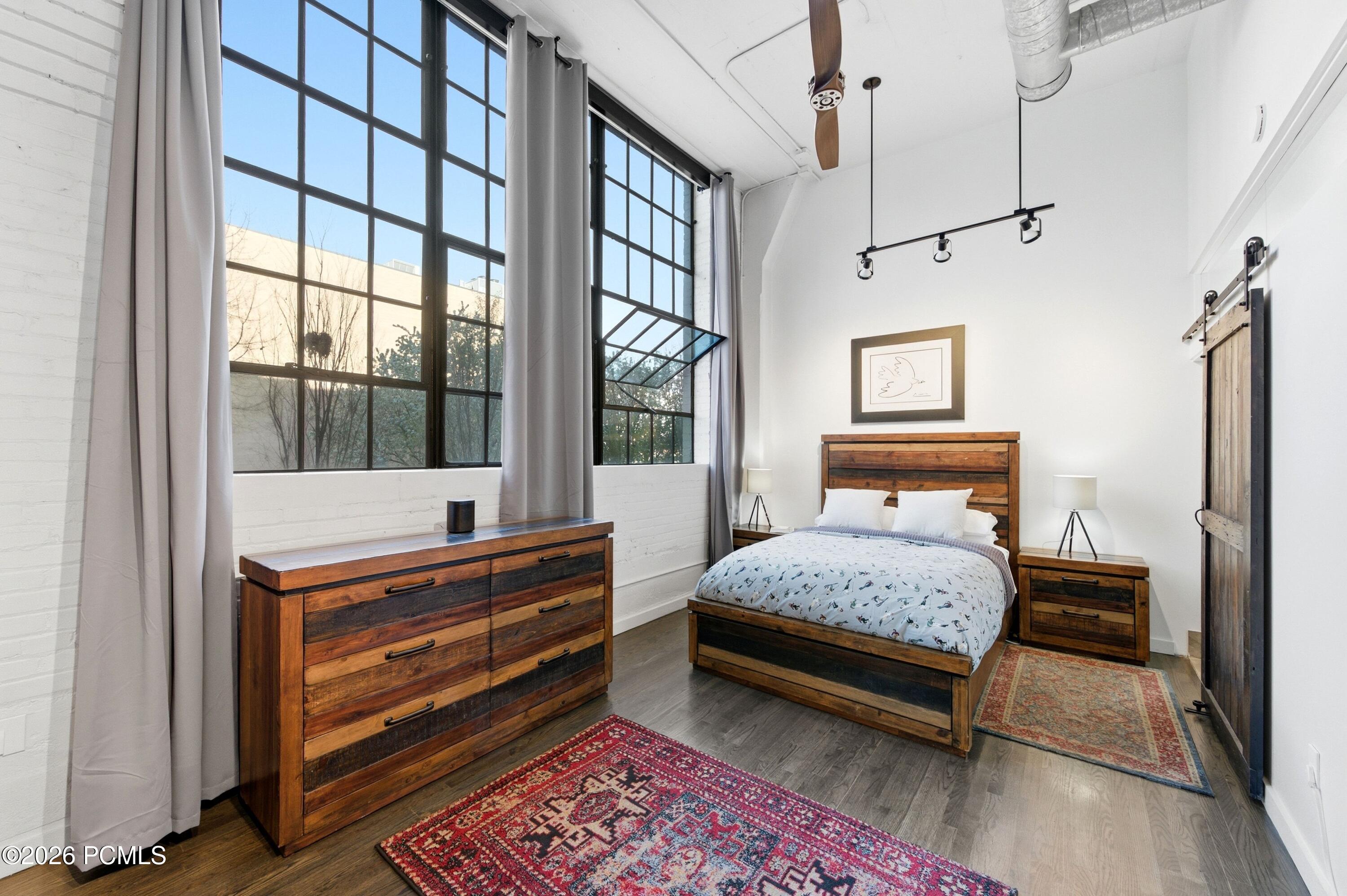 159 W 300 South 206