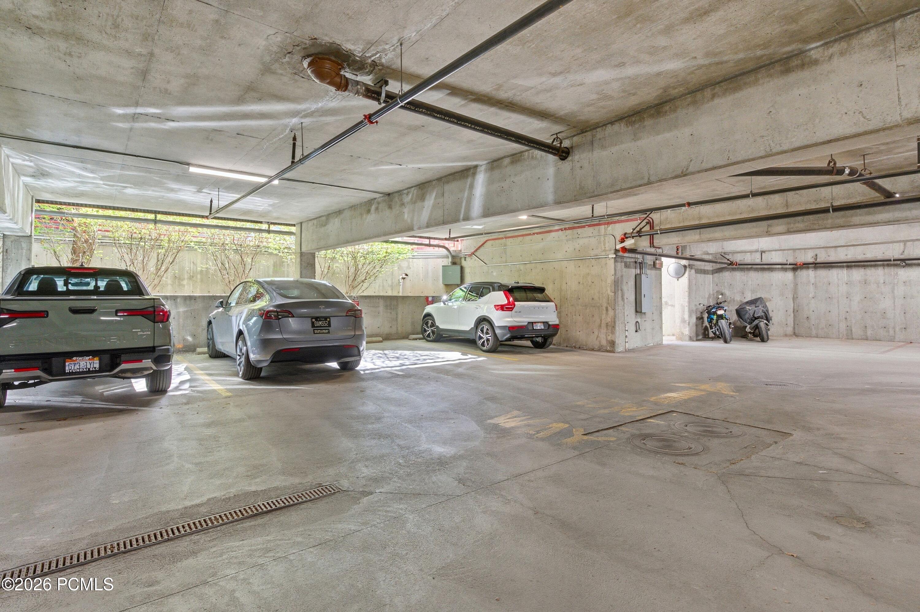 159 W 300 South 206