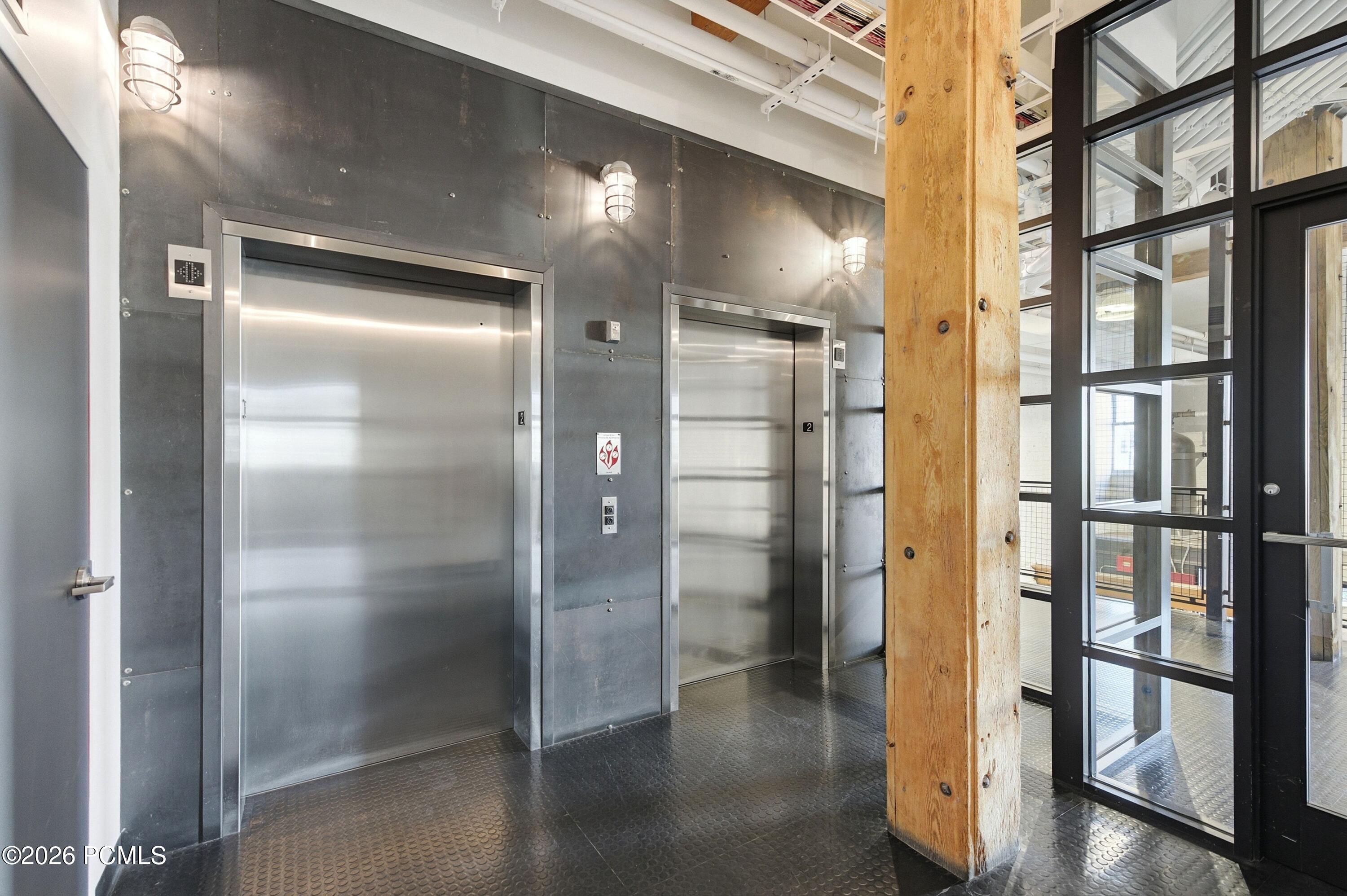159 W 300 South 206