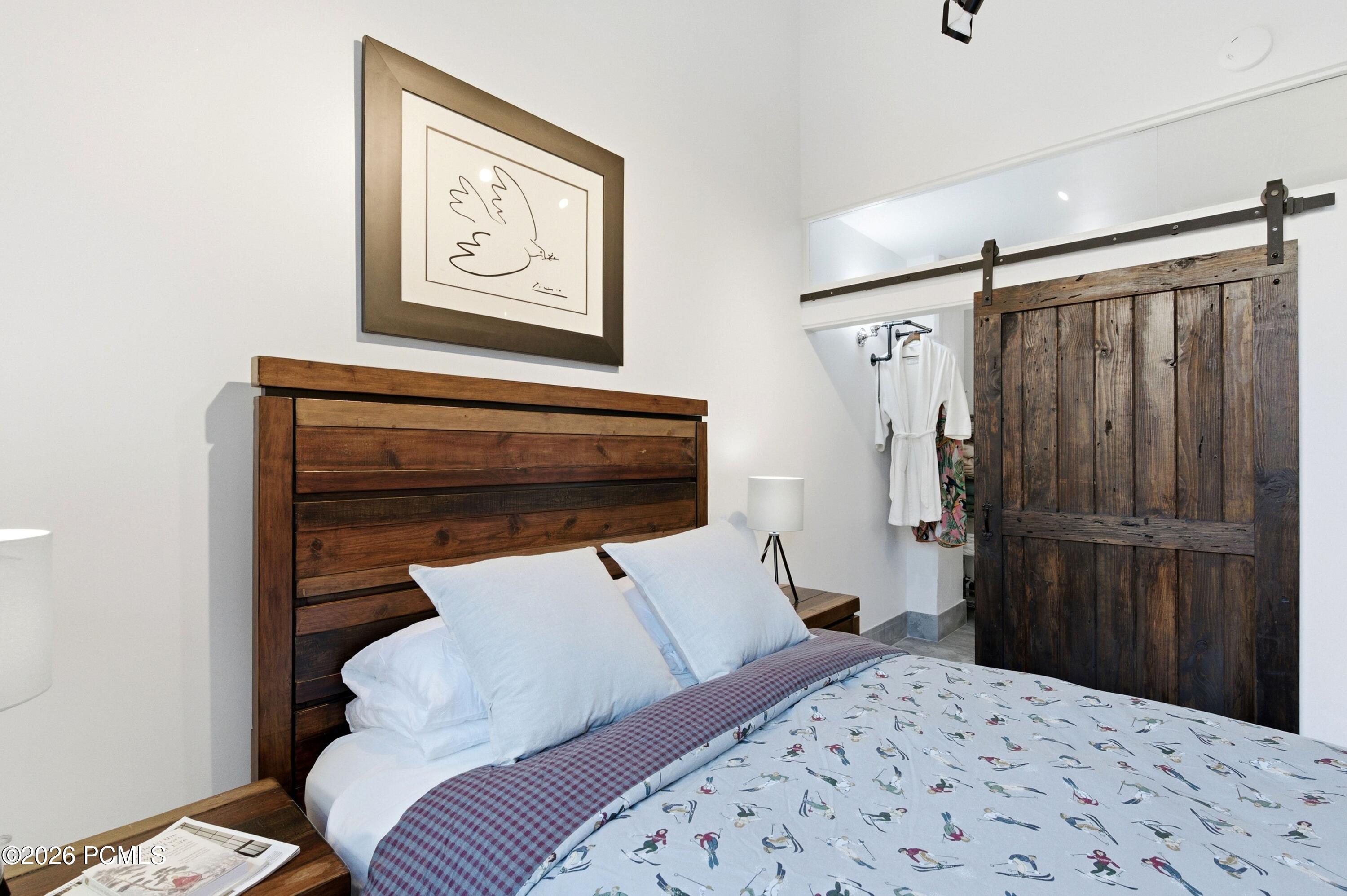 159 W 300 South 206