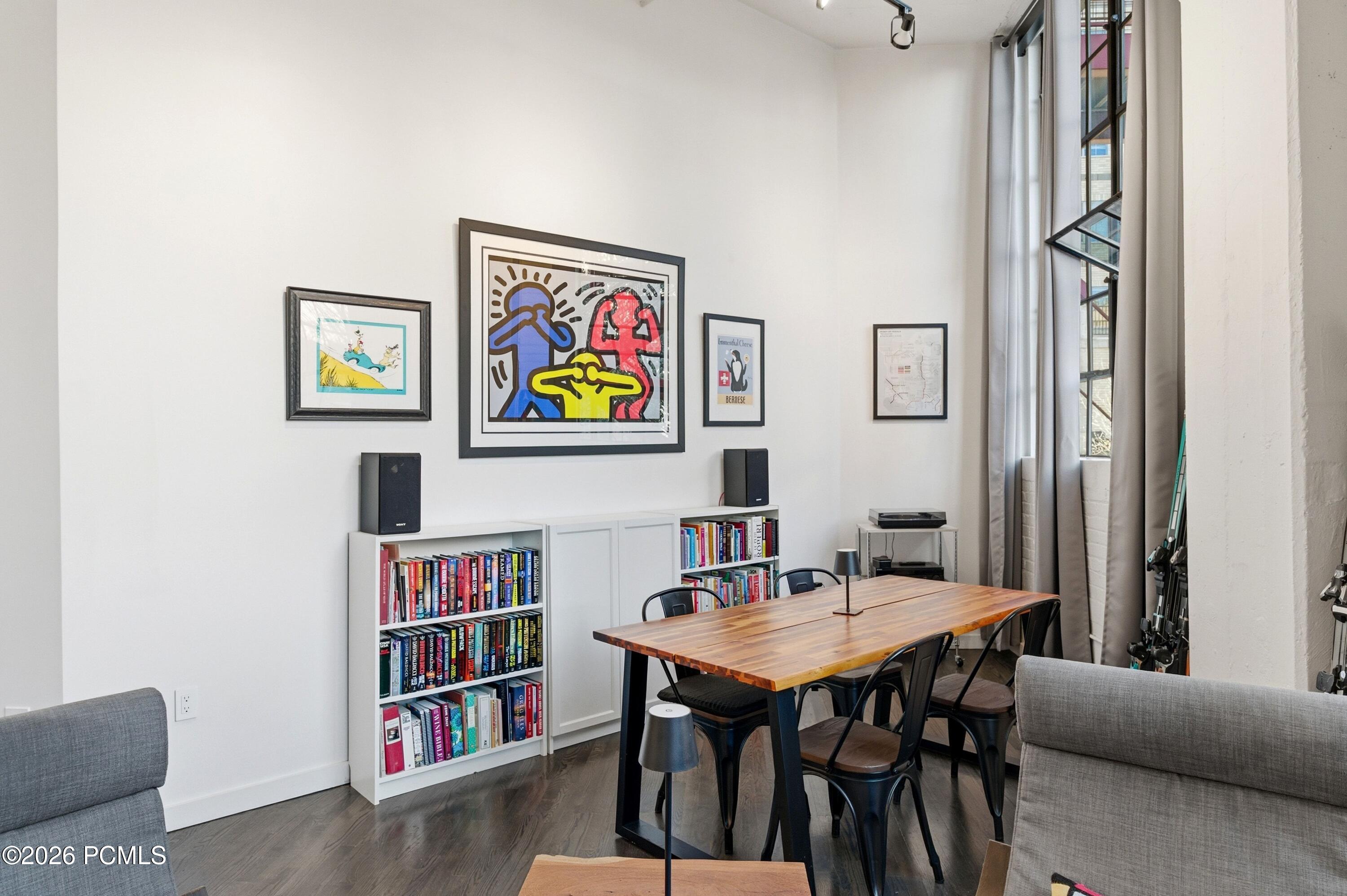 159 W 300 South 206
