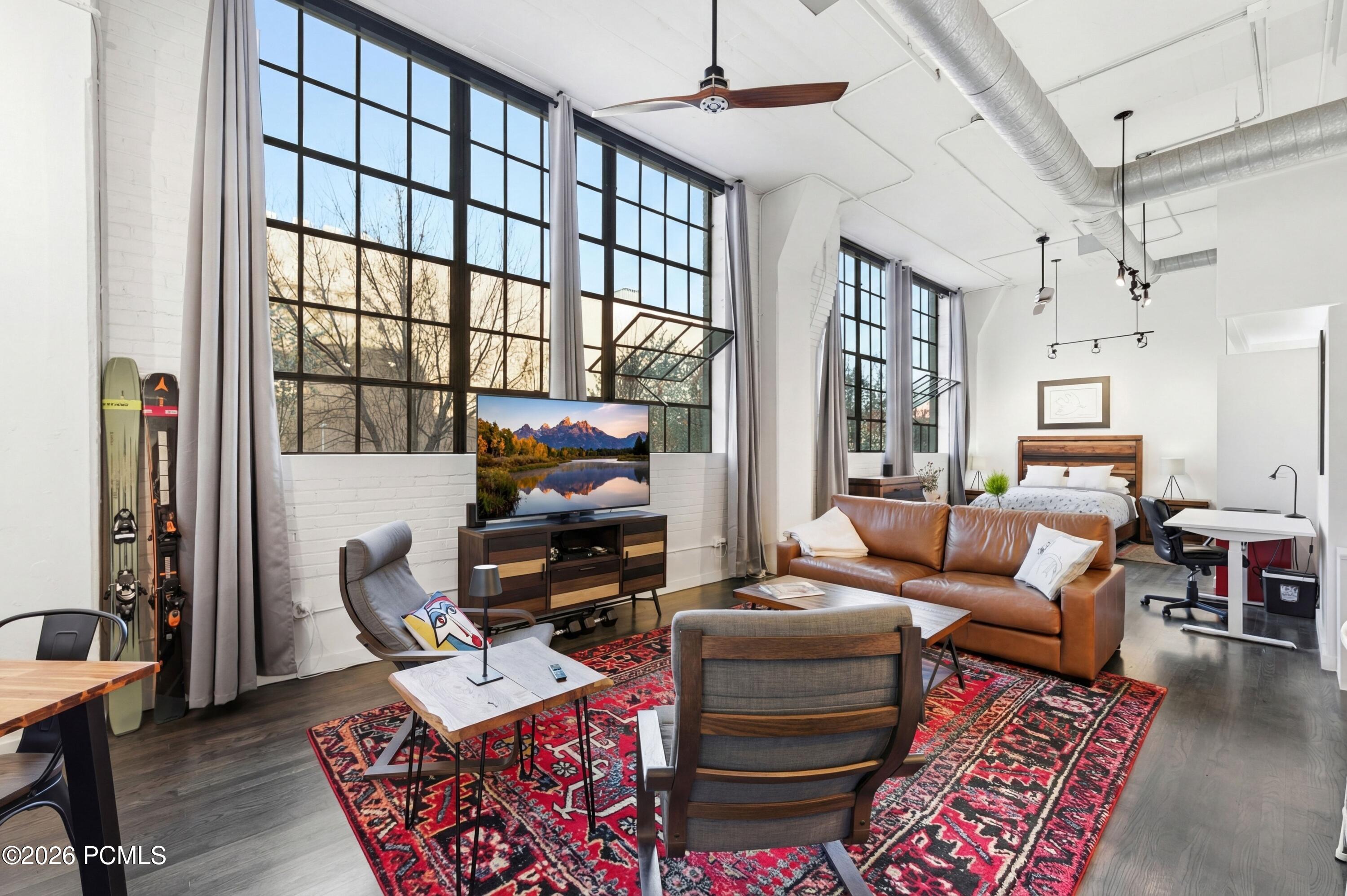 159 W 300 South 206