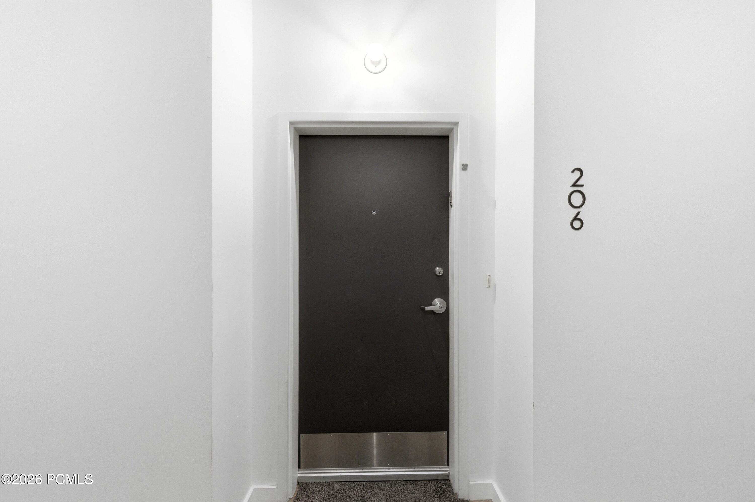 159 W 300 South 206