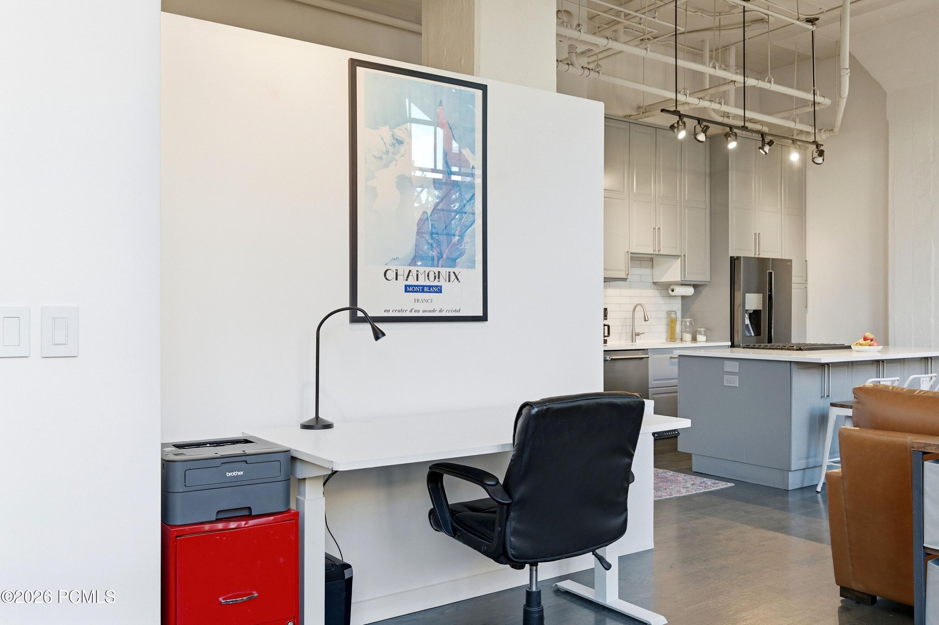 159 W 300 South 206