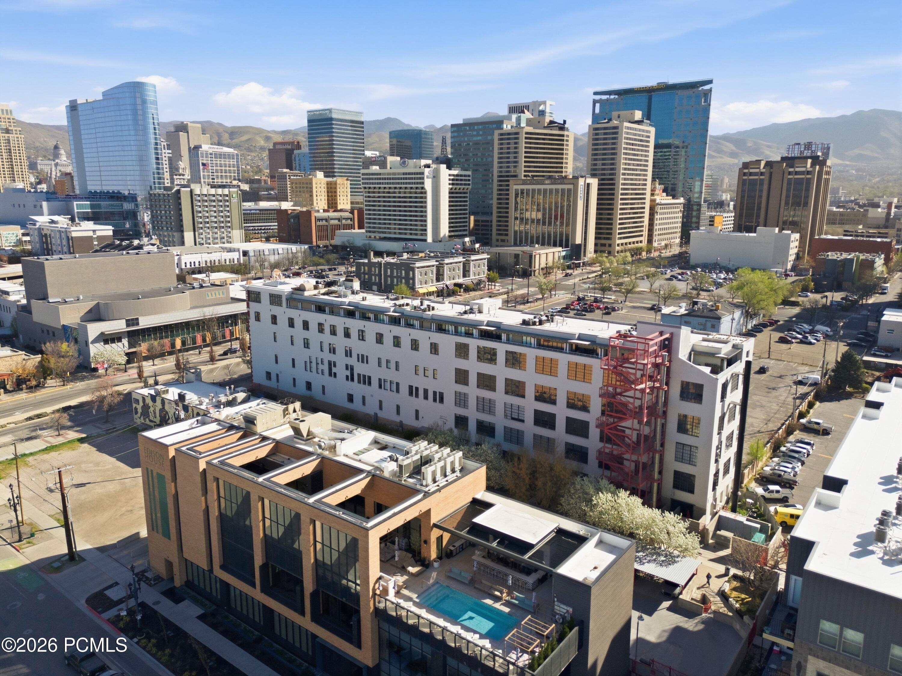 159 W 300 South 206