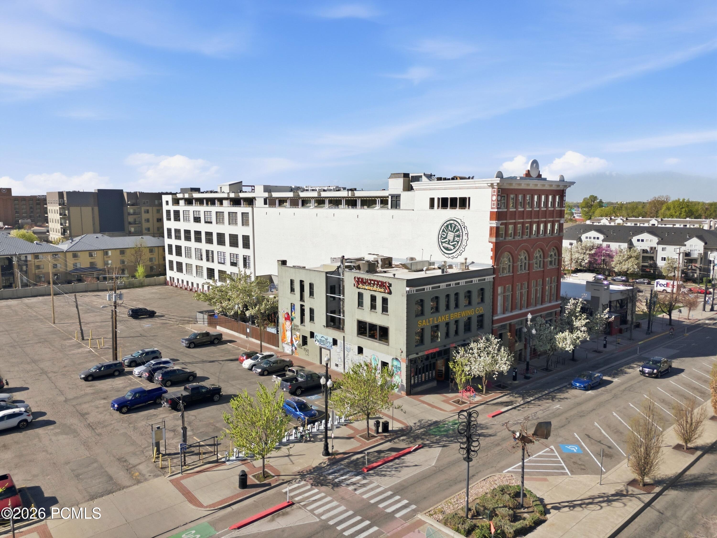 159 W 300 South 206