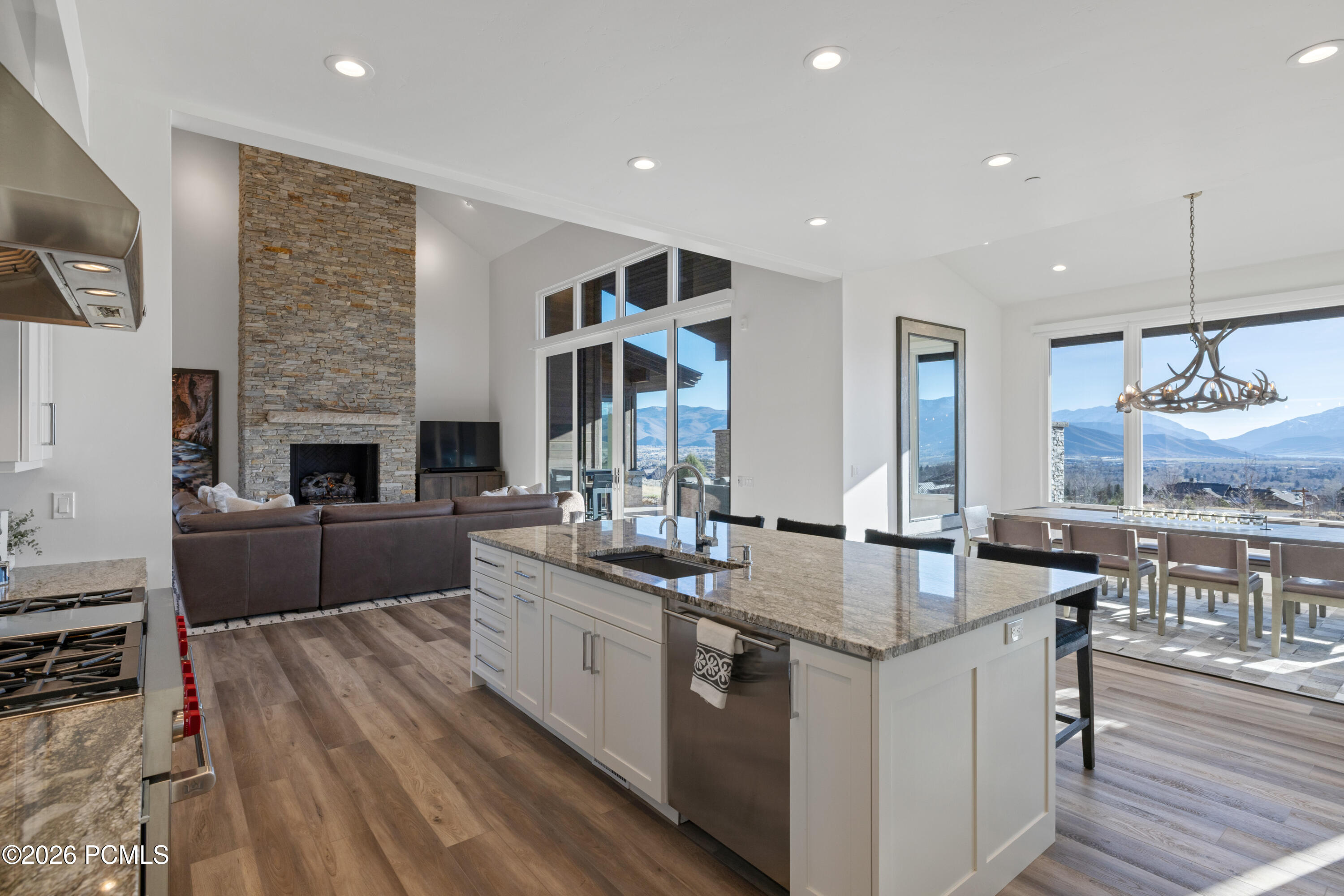 1353 N Lower Lookout Knoll Court