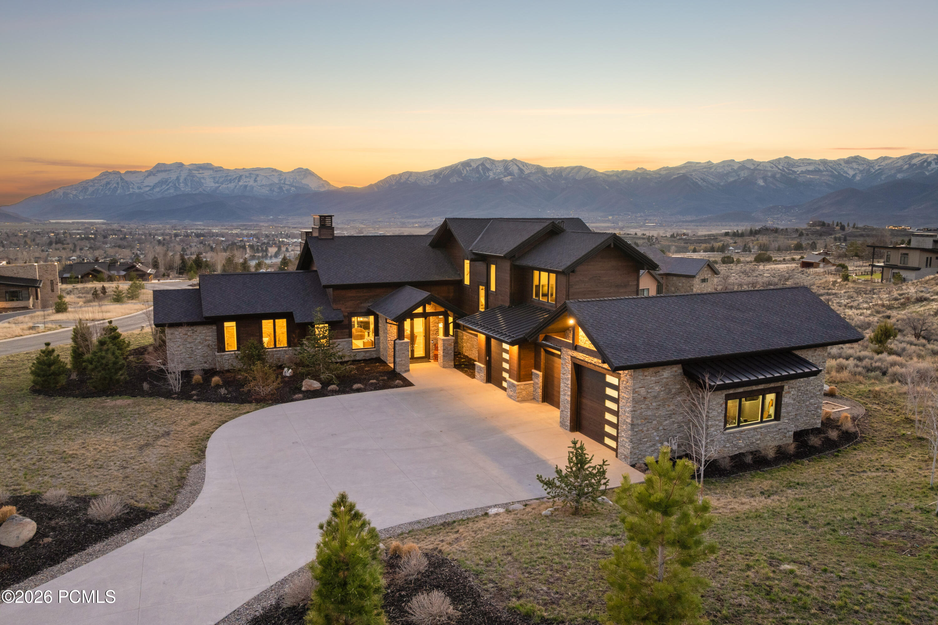 1353 N Lower Lookout Knoll Court