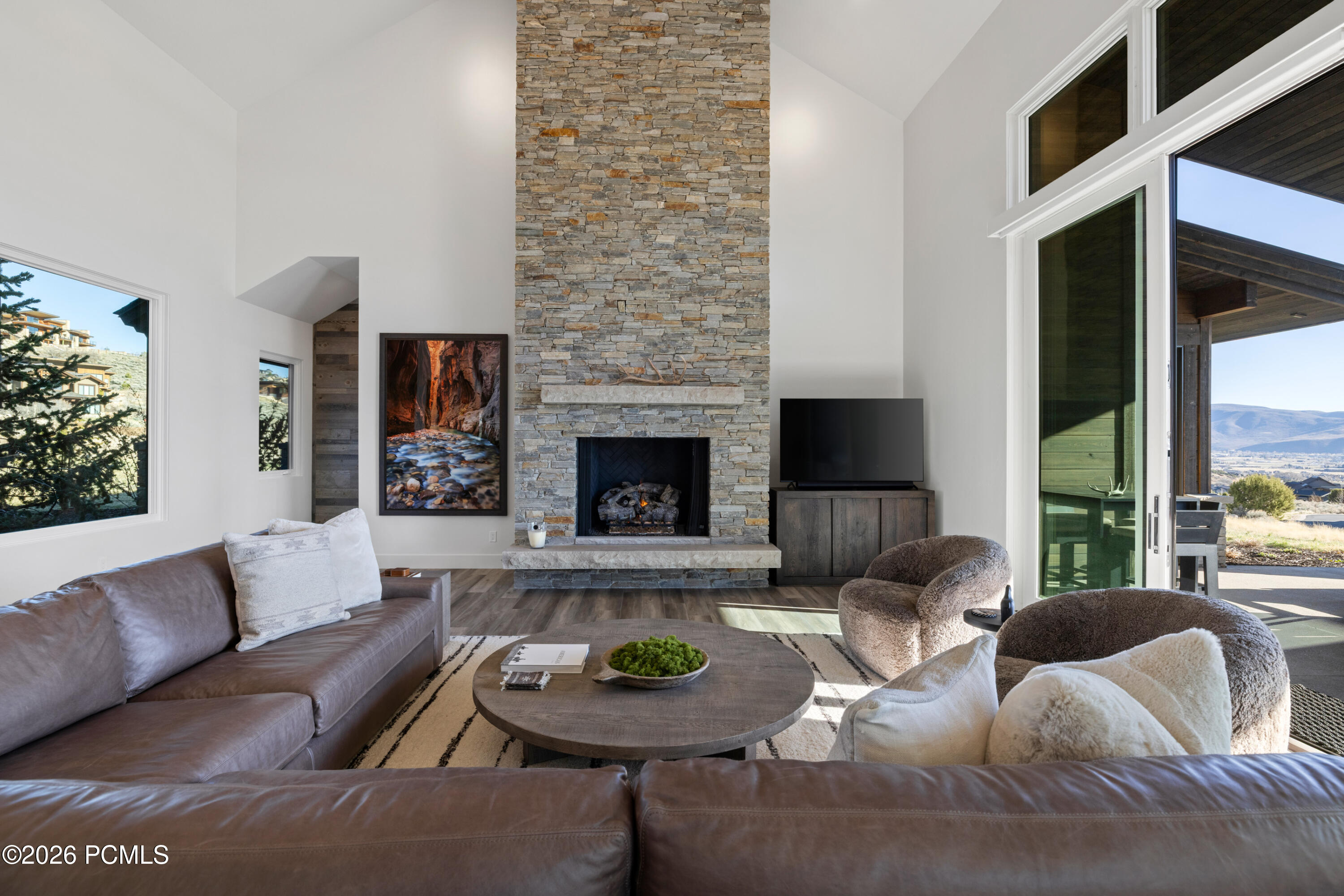 1353 N Lower Lookout Knoll Court