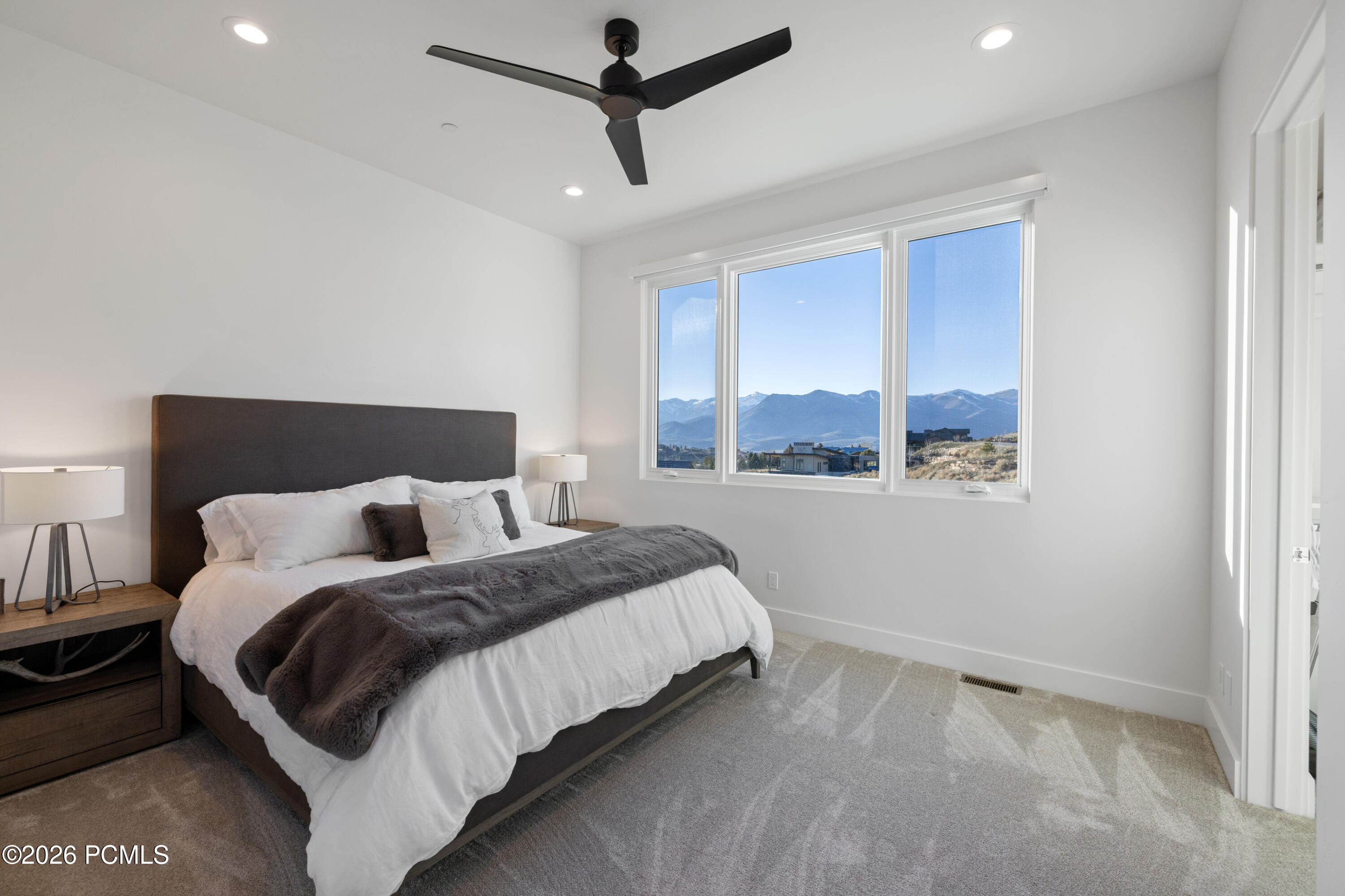 1353 N Lower Lookout Knoll Court