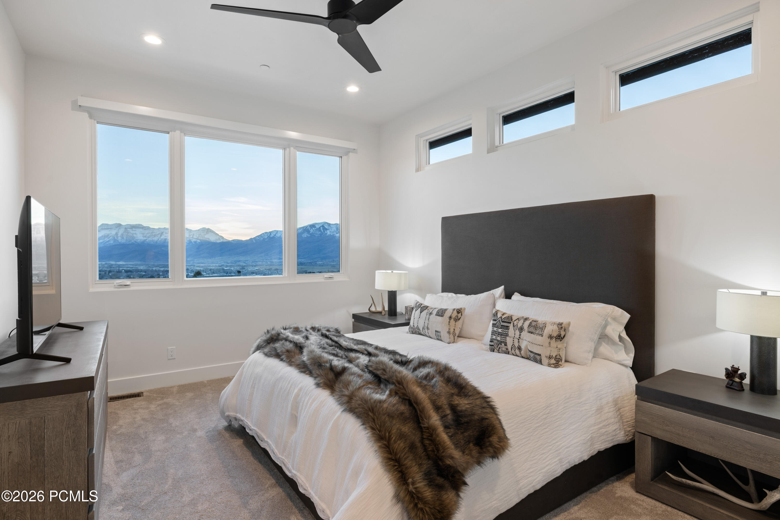 1353 N Lower Lookout Knoll Court