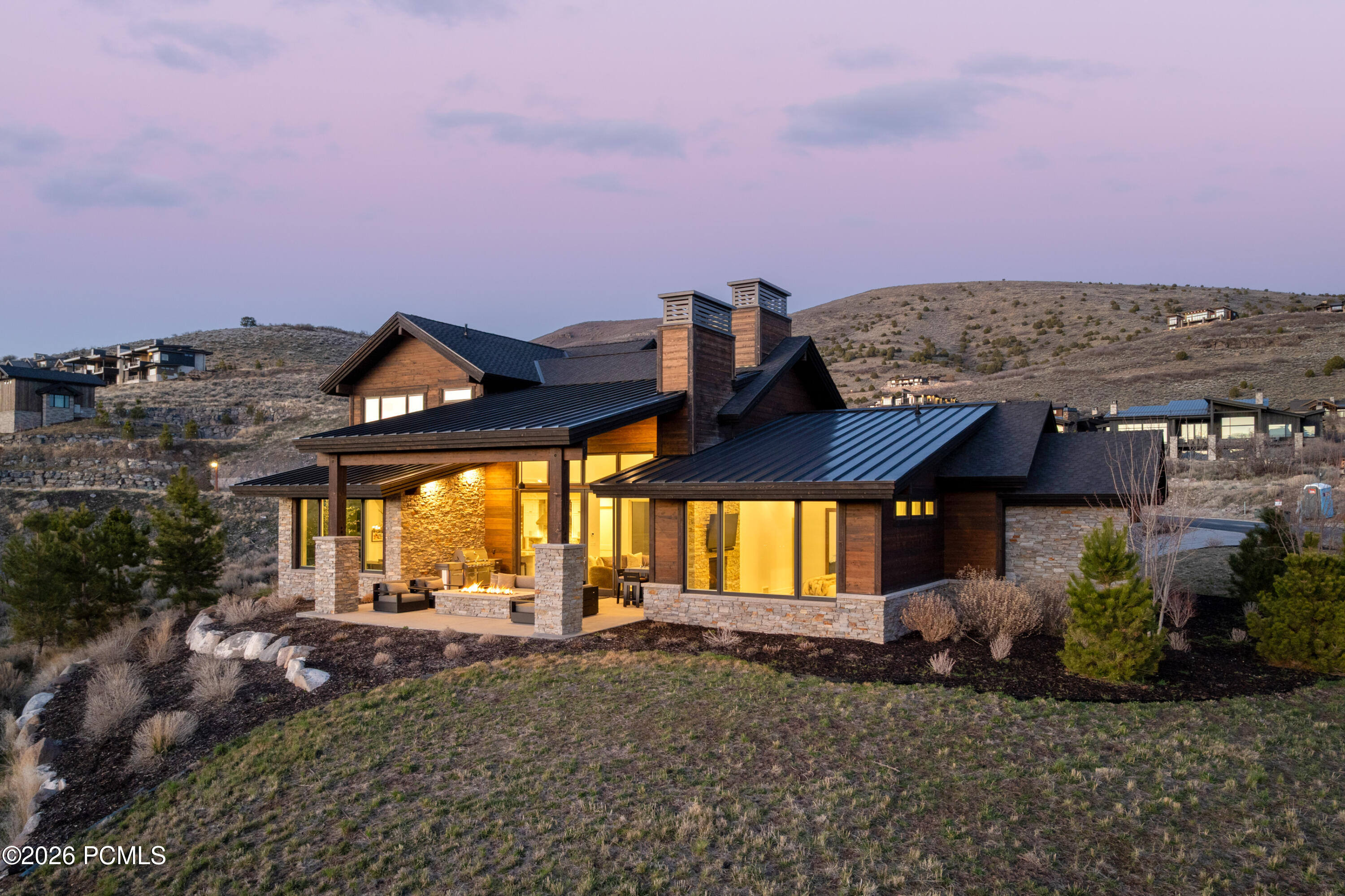 1353 N Lower Lookout Knoll Court