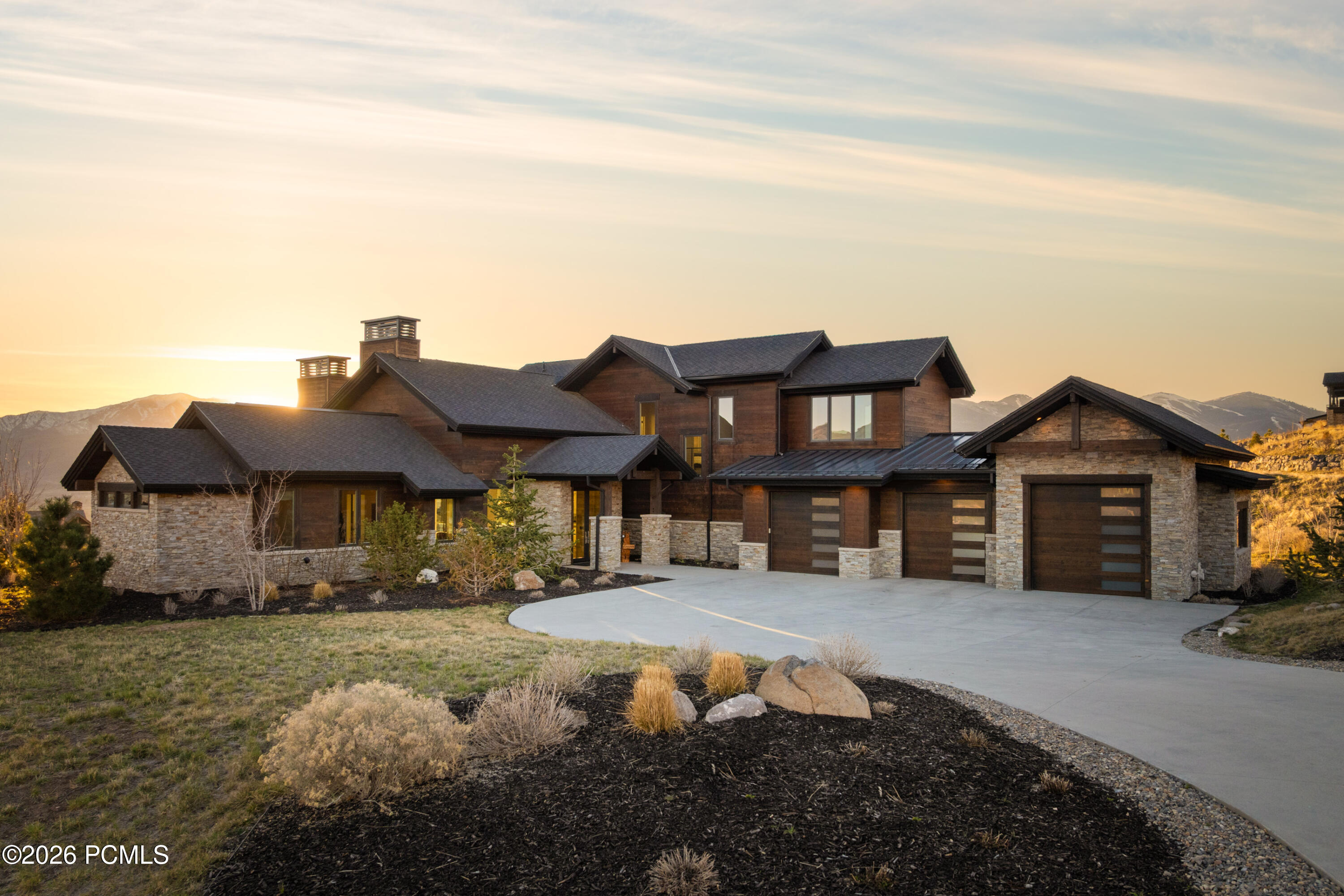 1353 N Lower Lookout Knoll Court