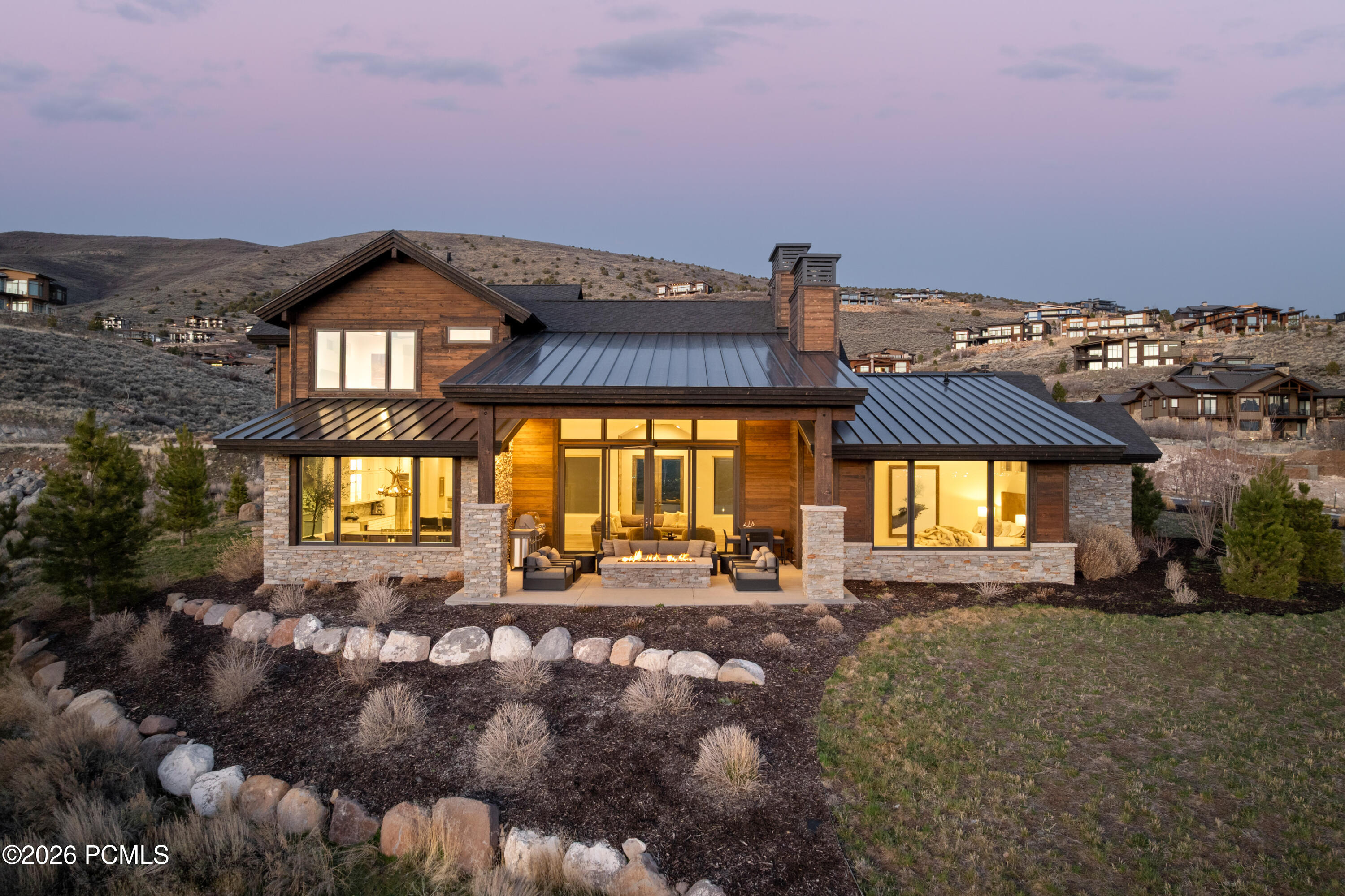 1353 N Lower Lookout Knoll Court