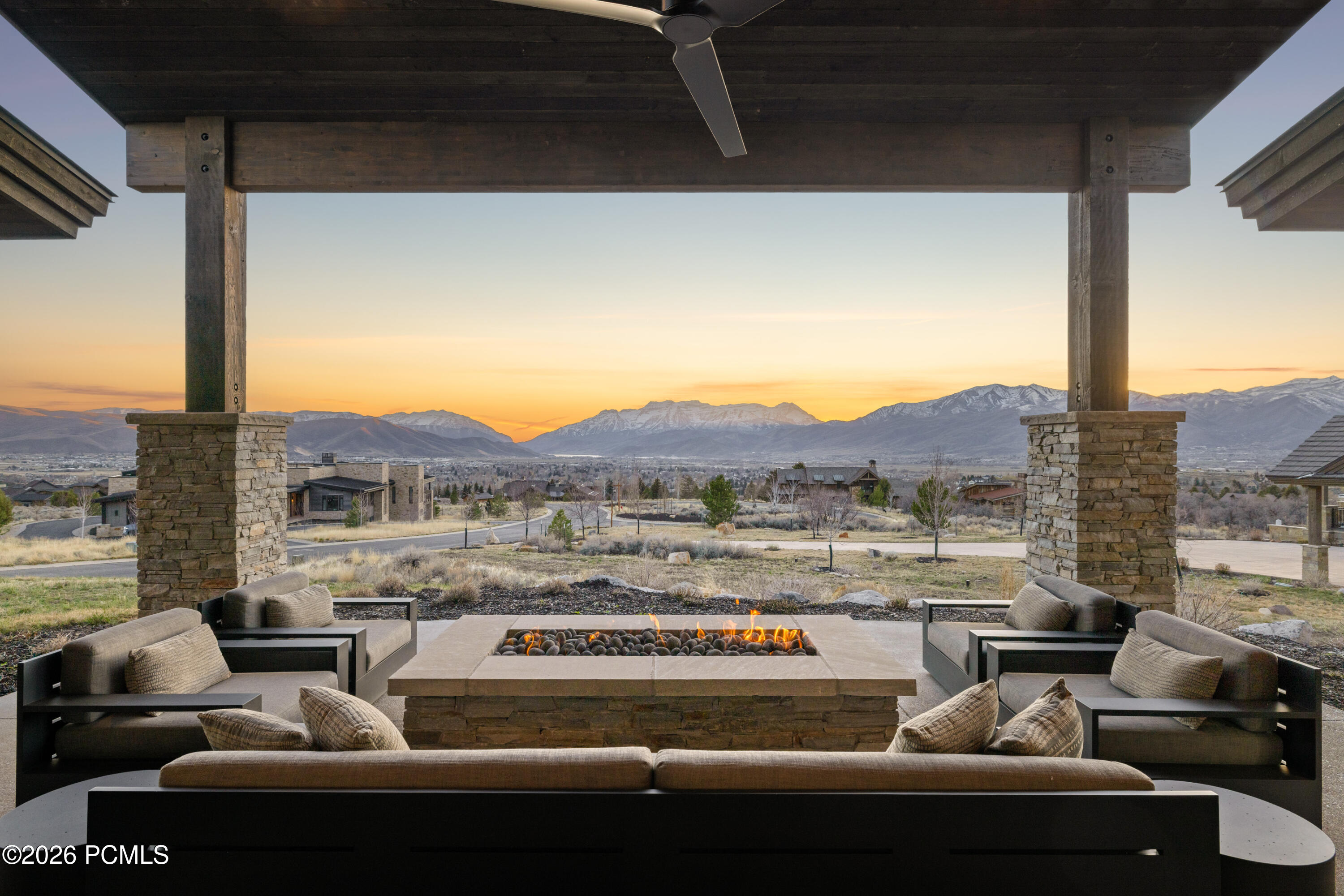 1353 N Lower Lookout Knoll Court