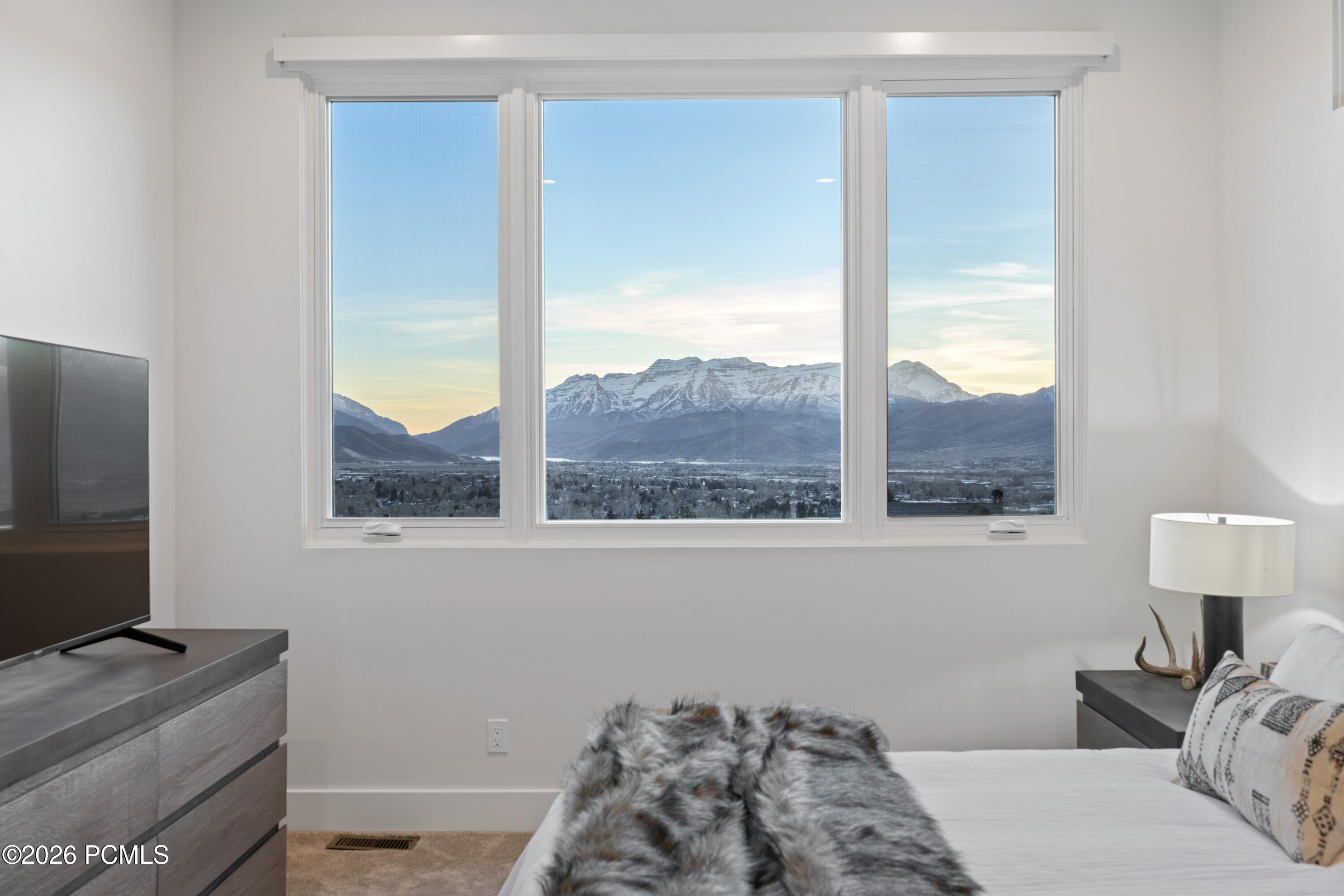 1353 N Lower Lookout Knoll Court