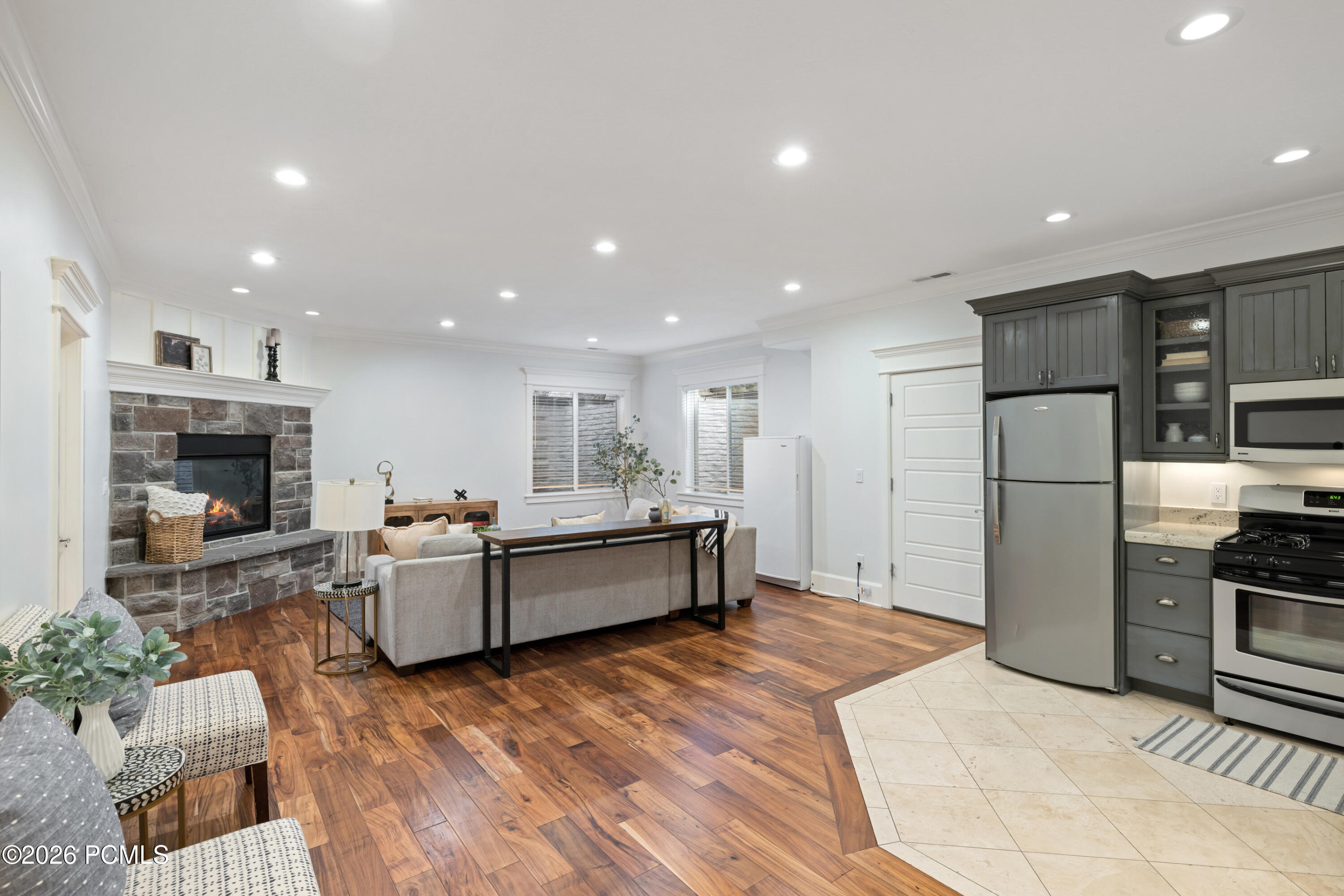 1263 E Chapman Court