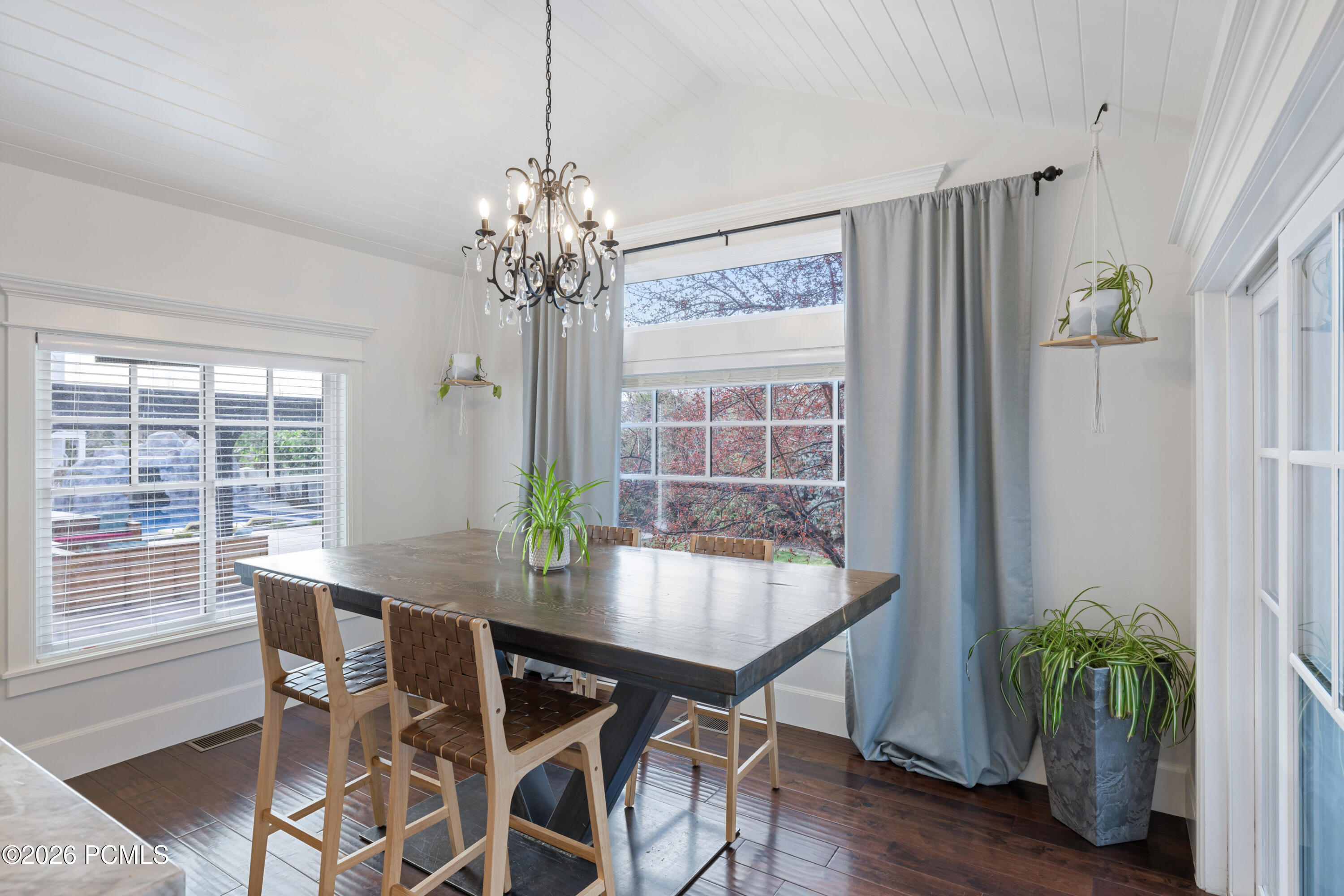 1263 E Chapman Court