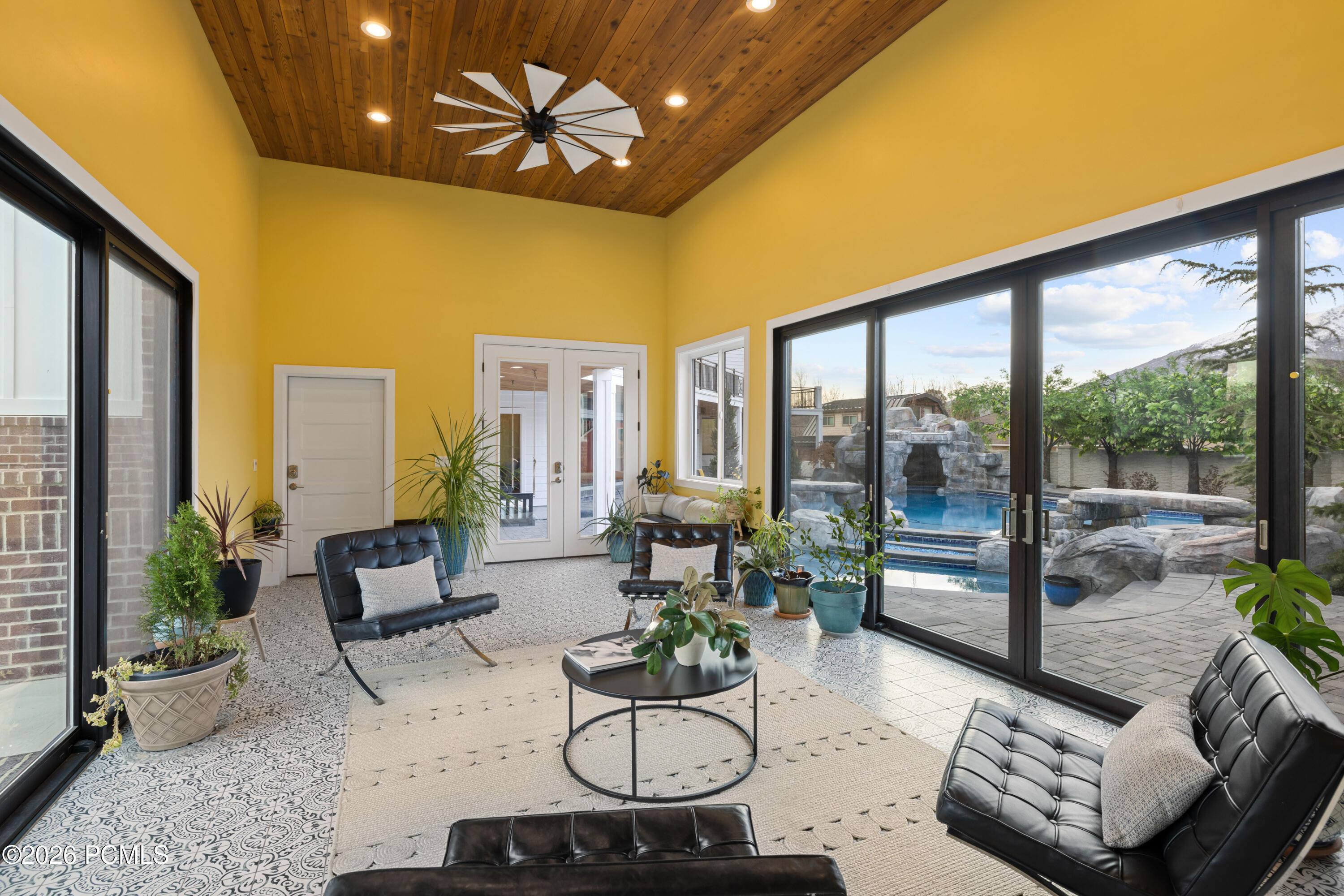 1263 E Chapman Court