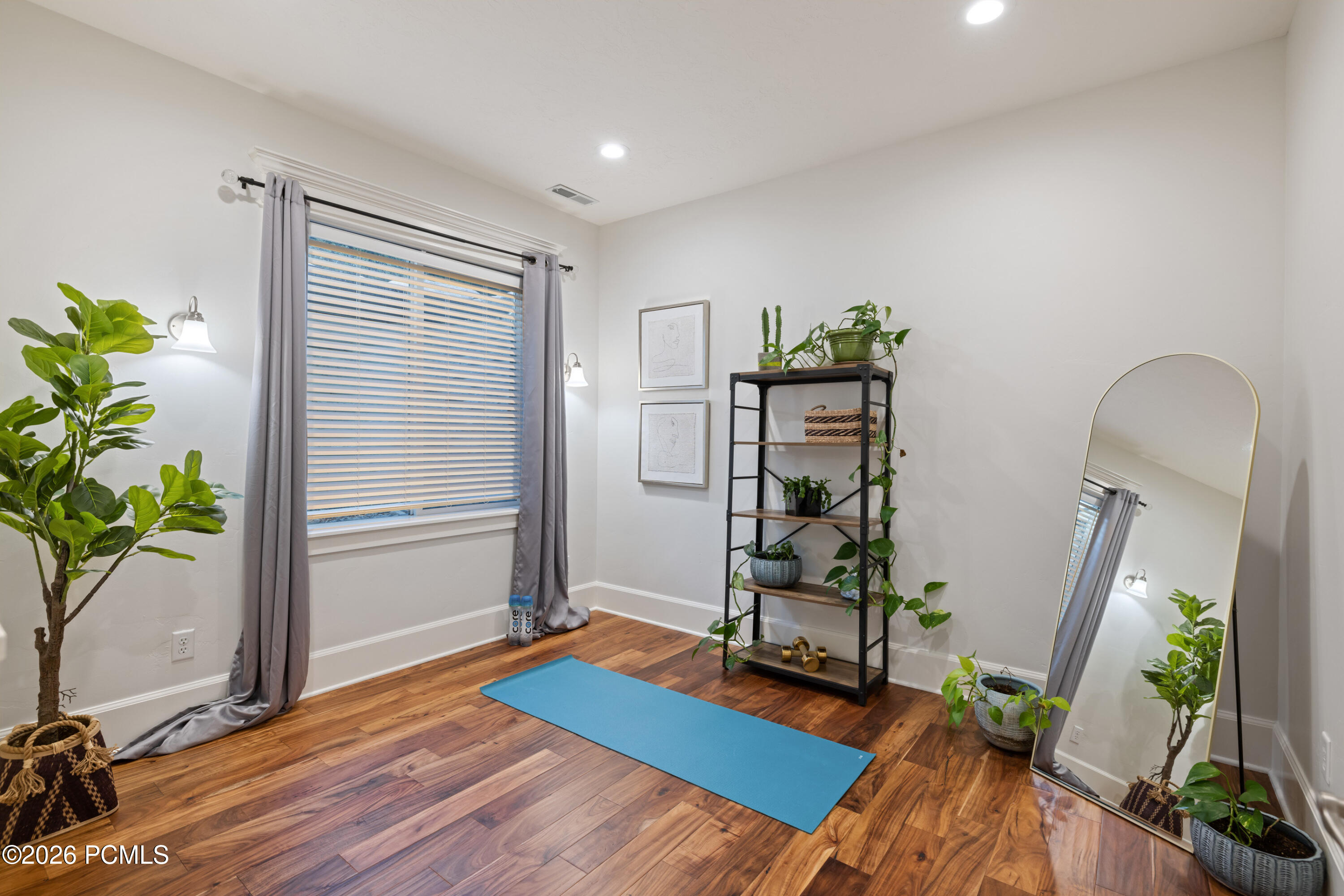 1263 E Chapman Court